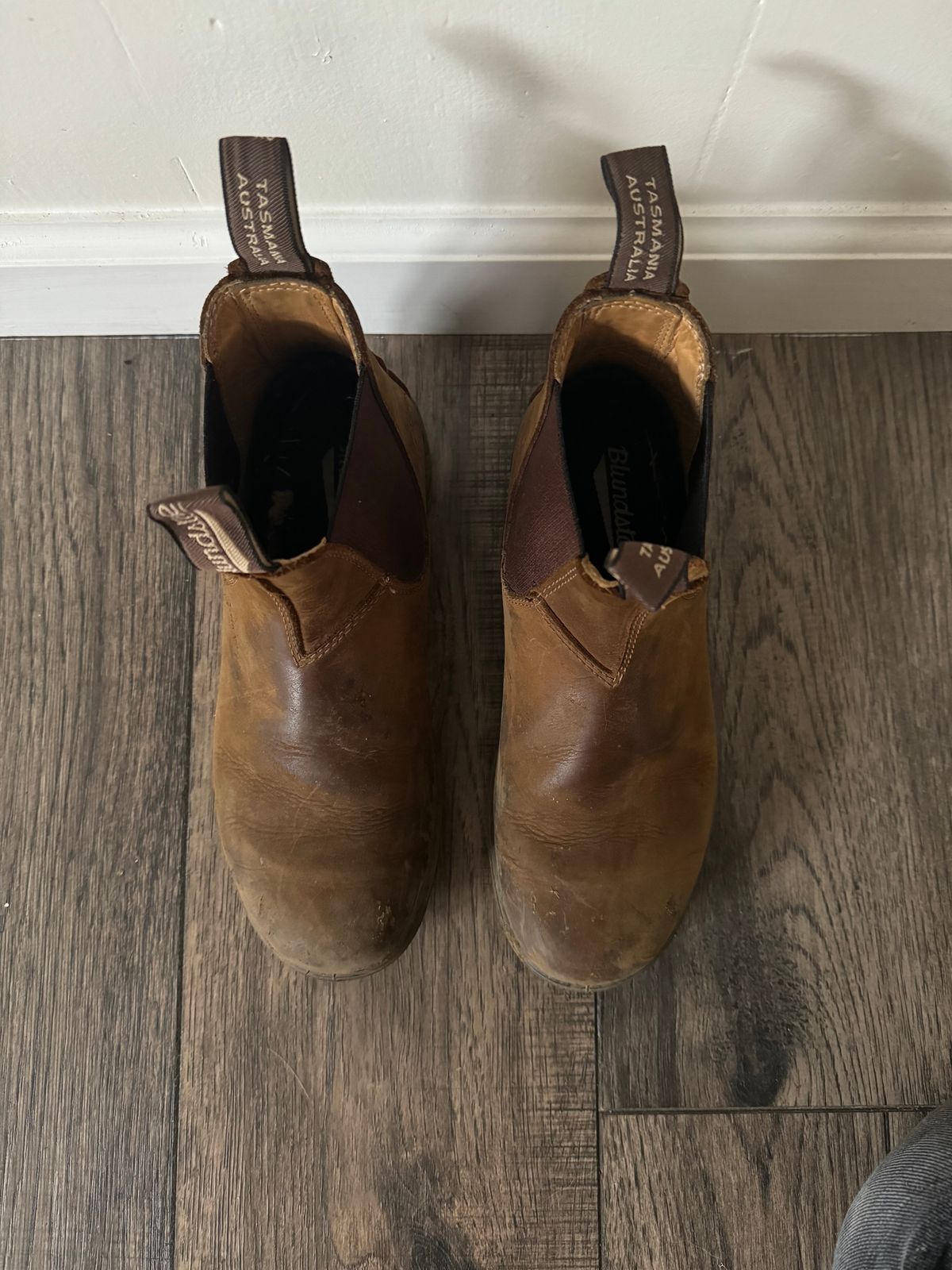 Photo by sarquat on December 5, 2023 of the Blundstone Classic in Saddle Brown Crazy Horse.