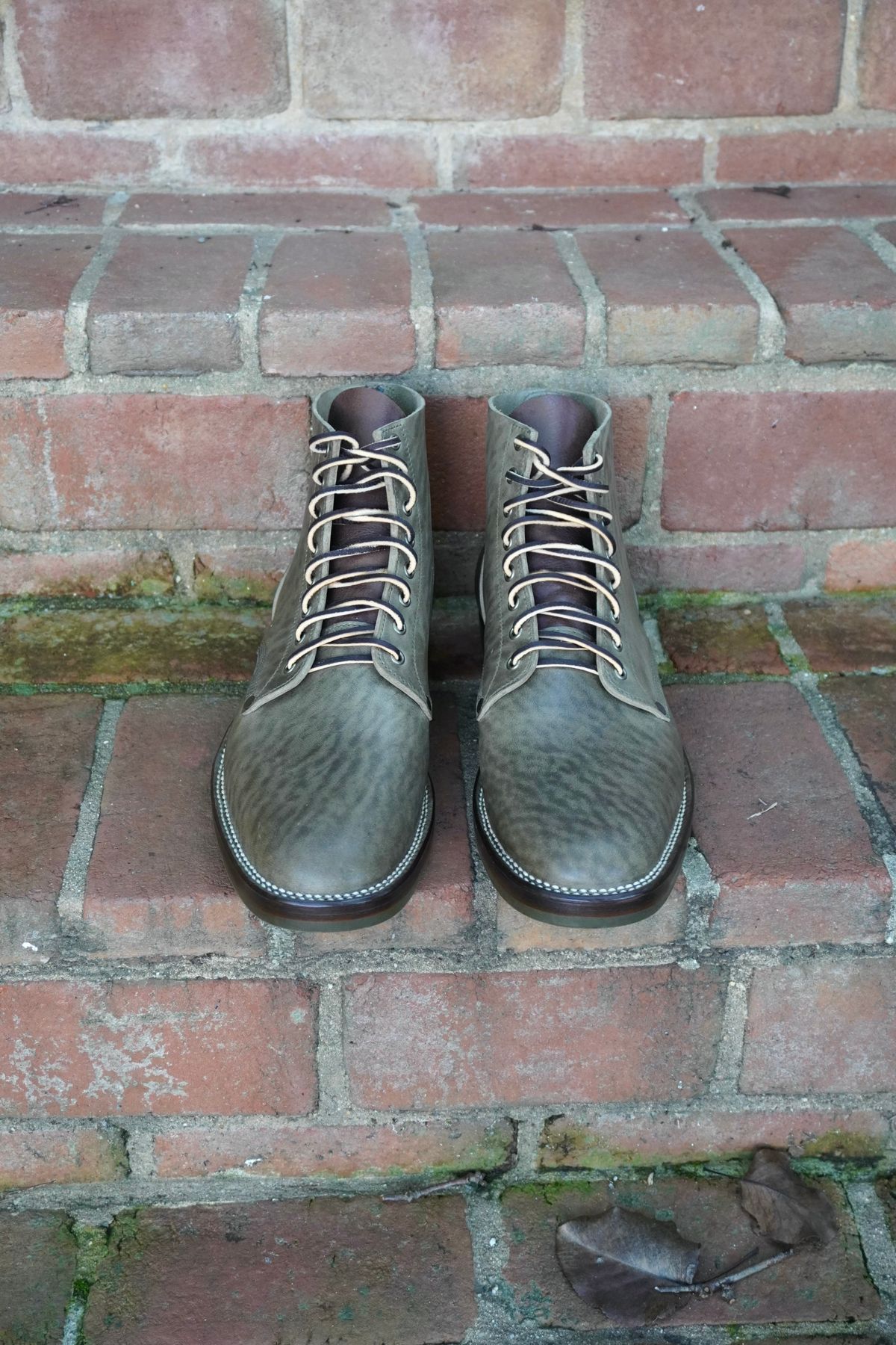 Photo by drew_altizer on October 2, 2023 of the NF Bootmaker Milton Boot in Maryam Waxy Salvia Horsebutt.