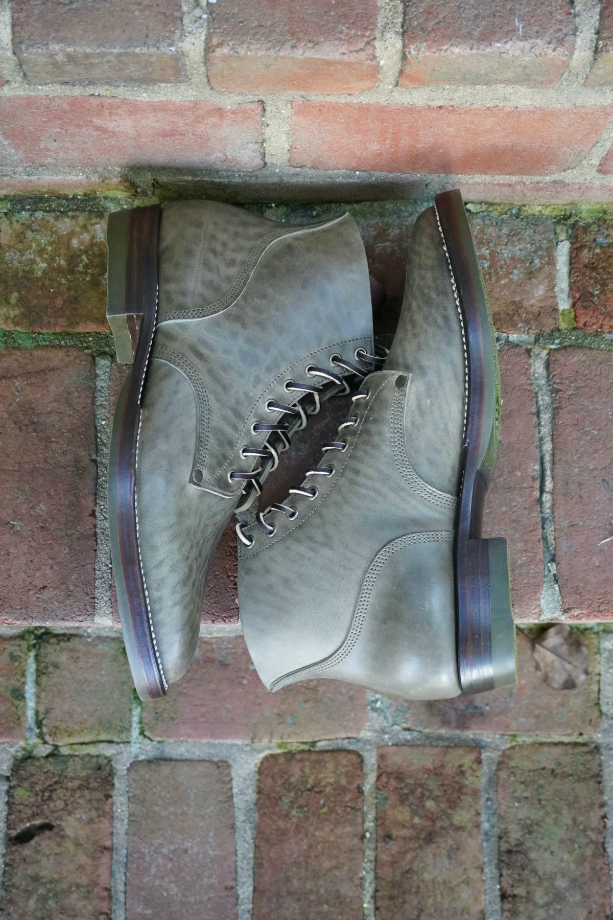 Photo by drew_altizer on October 2, 2023 of the NF Bootmaker Milton Boot in Maryam Waxy Salvia Horsebutt.