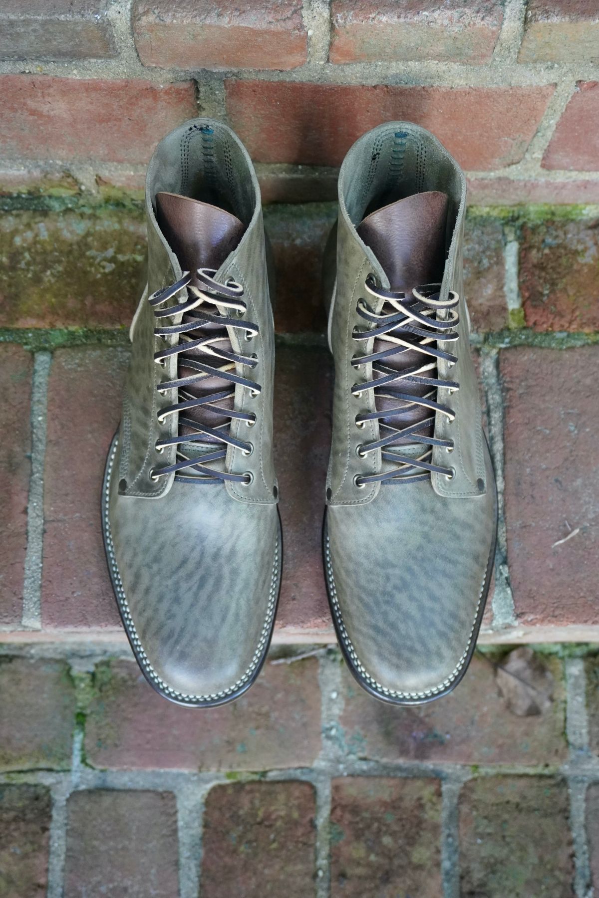 Photo by drew_altizer on October 2, 2023 of the NF Bootmaker Milton Boot in Maryam Waxy Salvia Horsebutt.