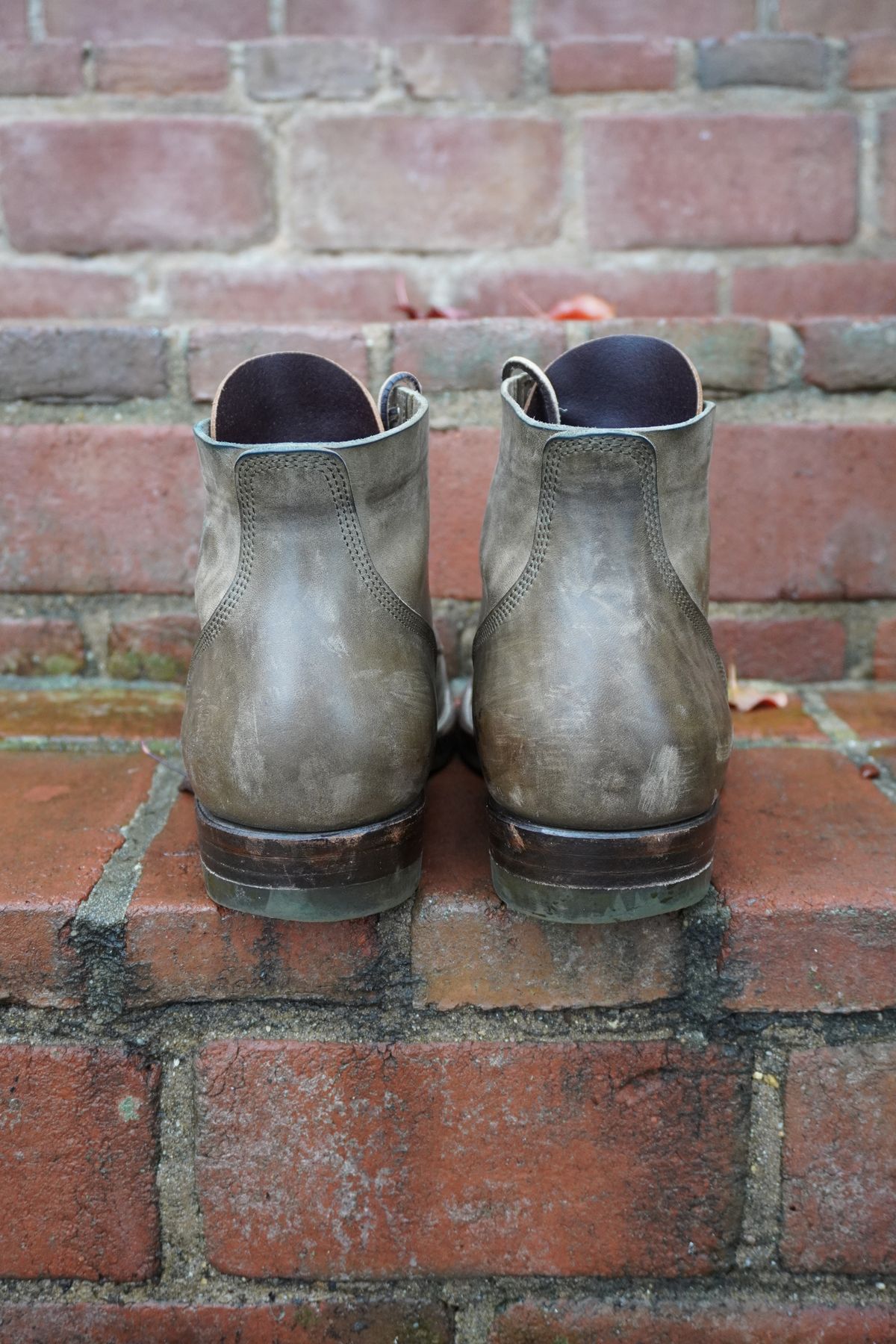 Photo by drew_altizer on December 3, 2023 of the NF Bootmaker Milton Boot in Maryam Waxy Salvia Horsebutt.