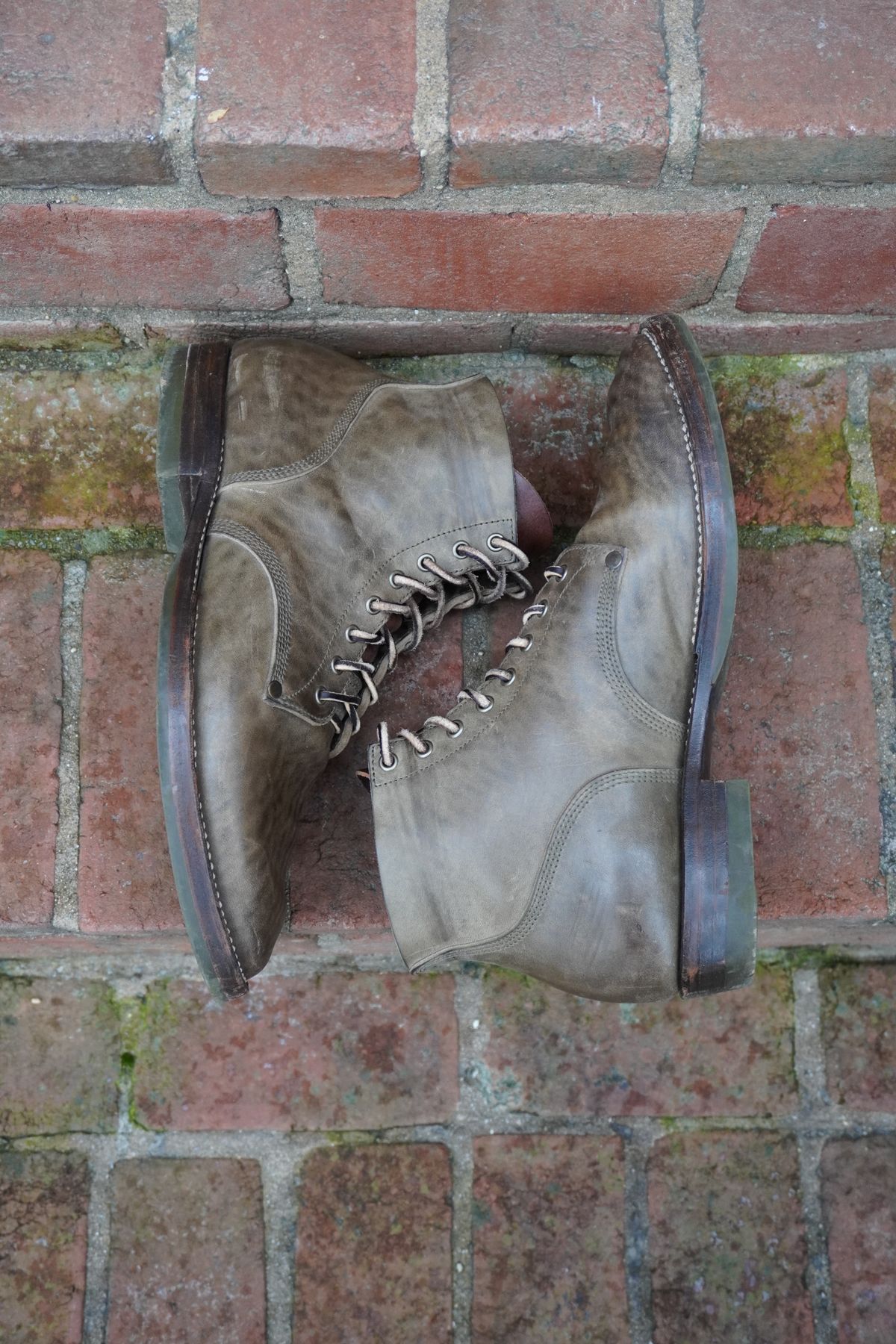 Photo by drew_altizer on January 1, 2024 of the NF Bootmaker Milton Boot in Maryam Waxy Salvia Horsebutt.