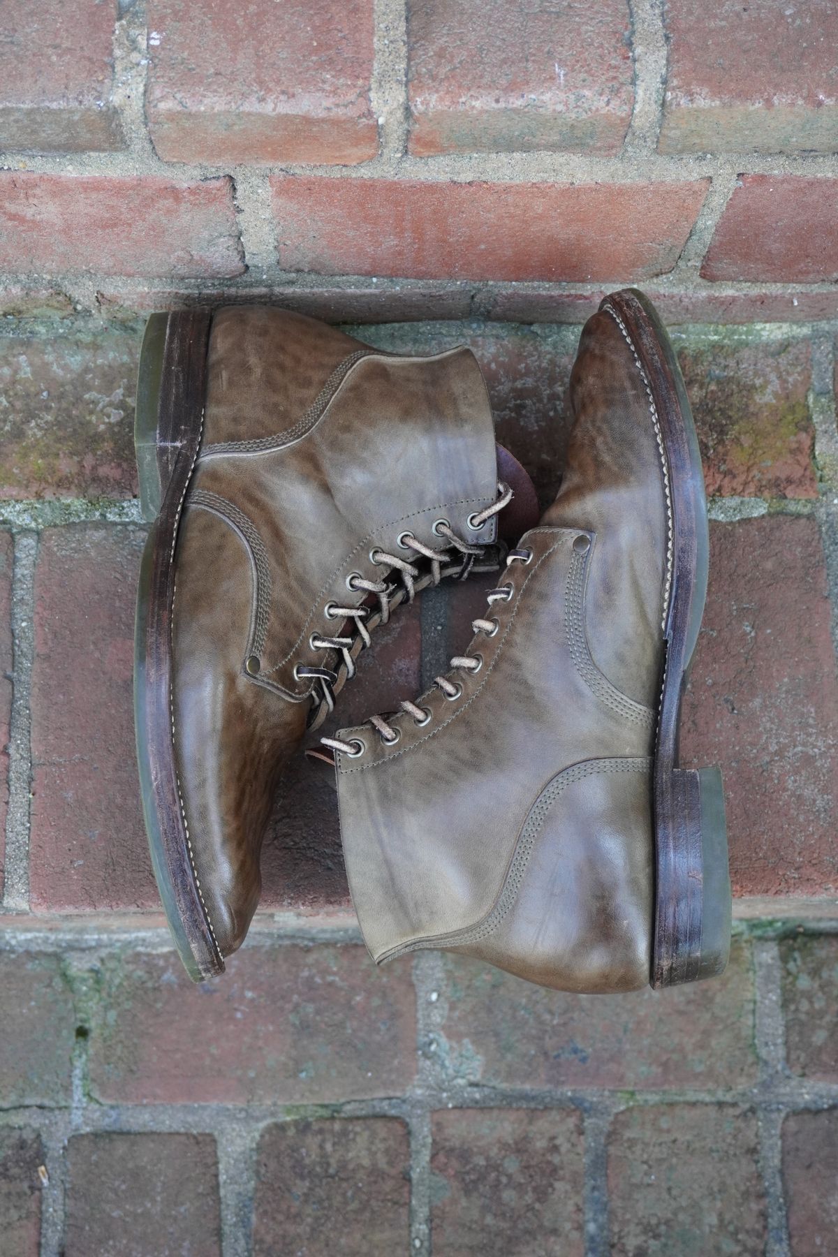 Photo by drew_altizer on March 1, 2024 of the NF Bootmaker Milton Boot in Maryam Waxy Salvia Horsebutt.
