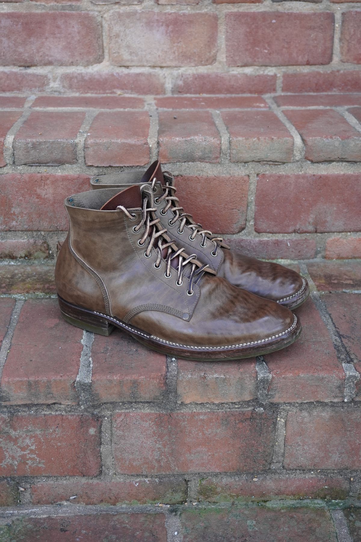 Photo by drew_altizer on March 1, 2024 of the NF Bootmaker Milton Boot in Maryam Waxy Salvia Horsebutt.
