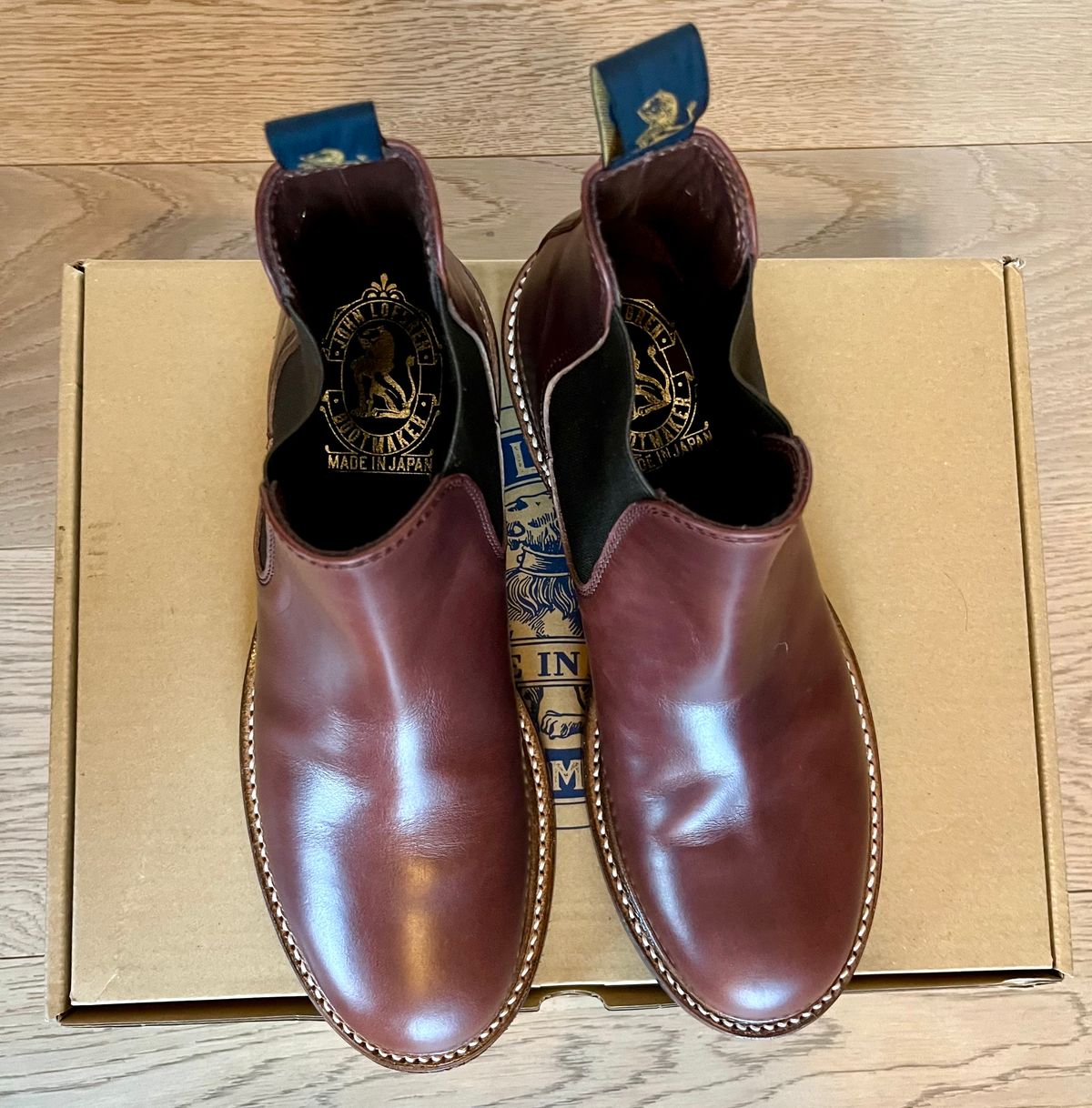 Photo by ELP on November 8, 2023 of the John Lofgren Chelsea Boots in Horween Timber Chromexcel.