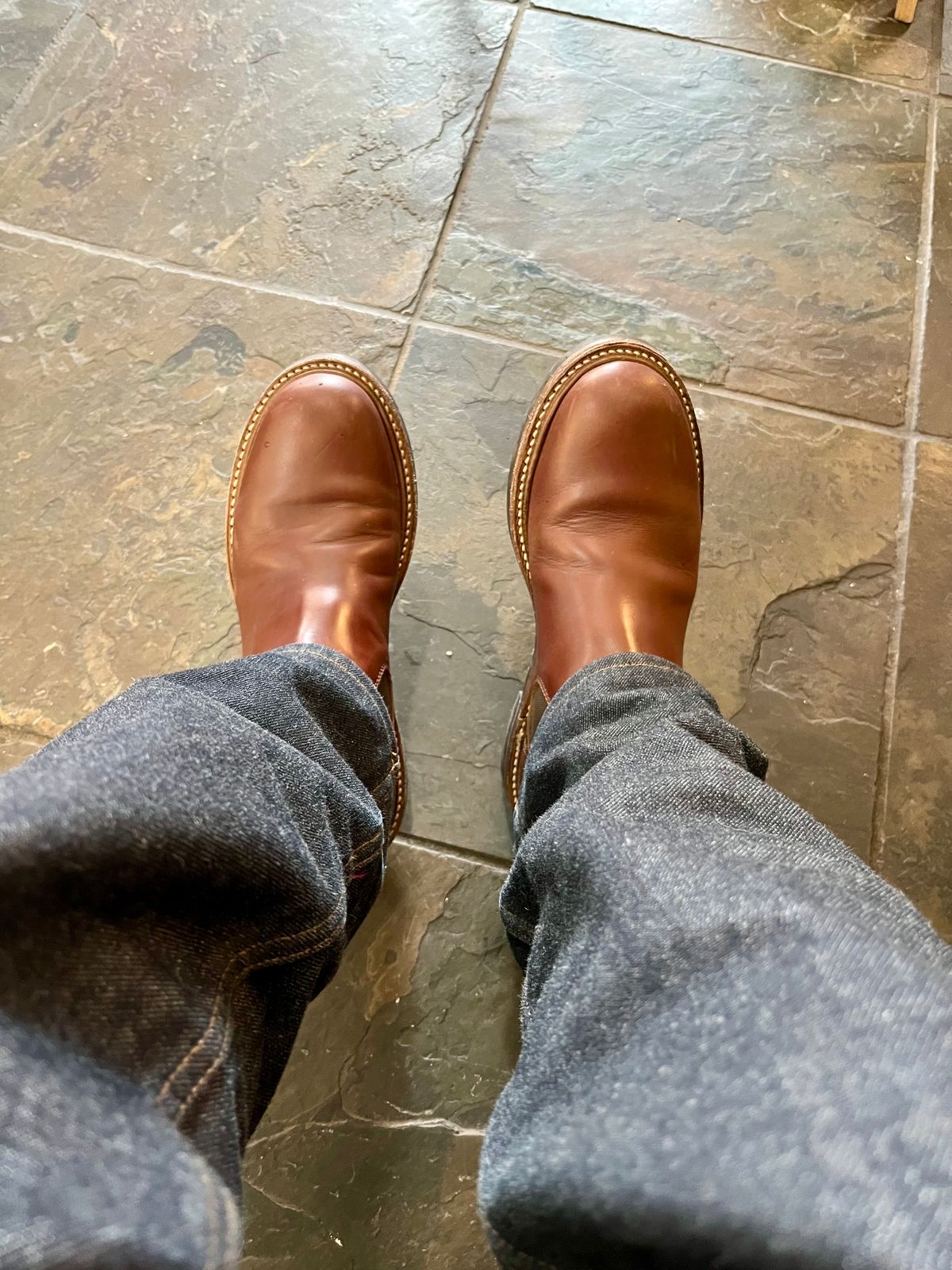 Photo by ELP on January 4, 2024 of the John Lofgren Chelsea Boots in Horween Timber Chromexcel.