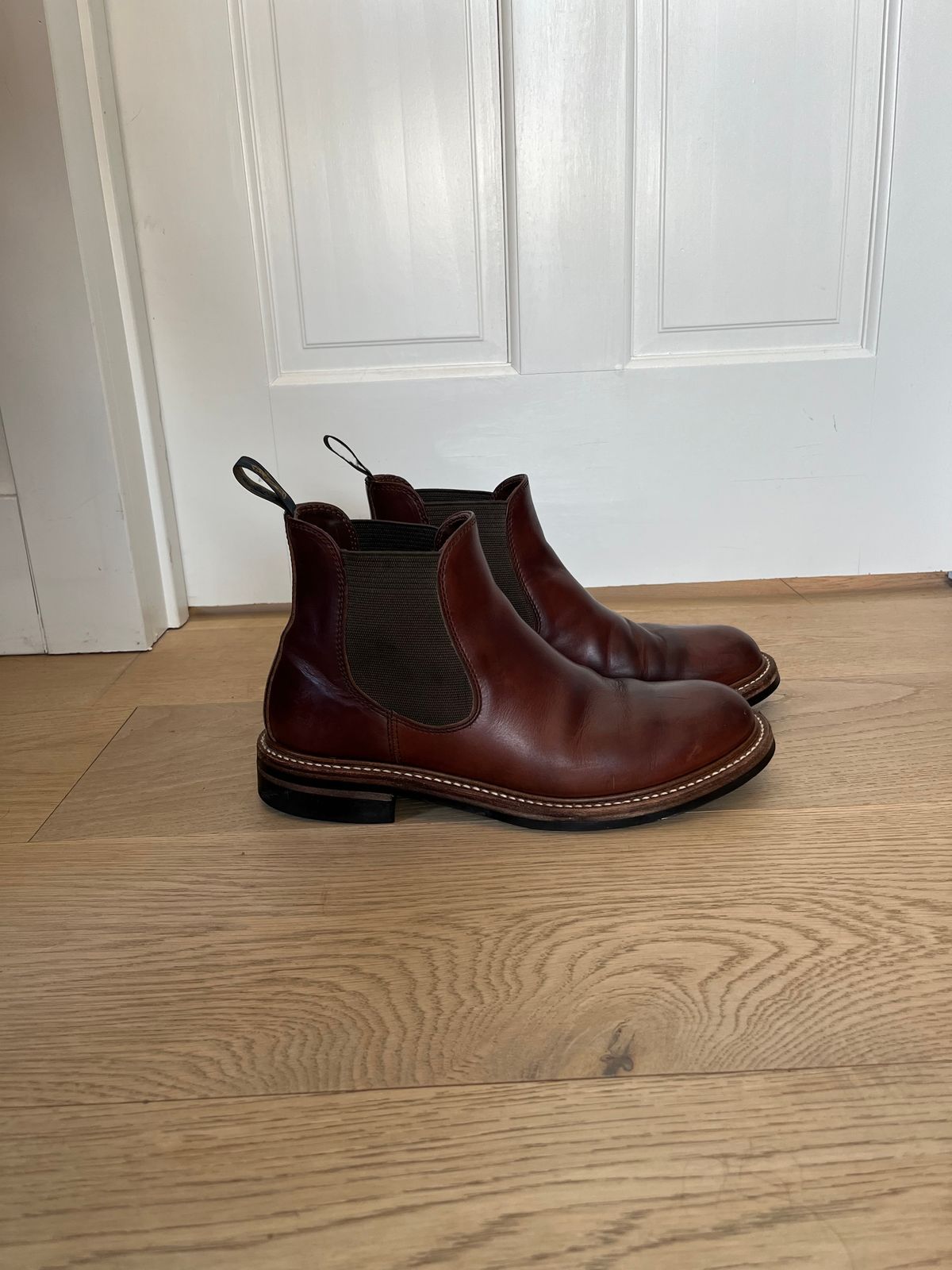 Photo by ELP on March 4, 2024 of the John Lofgren Chelsea Boots in Horween Timber Chromexcel.