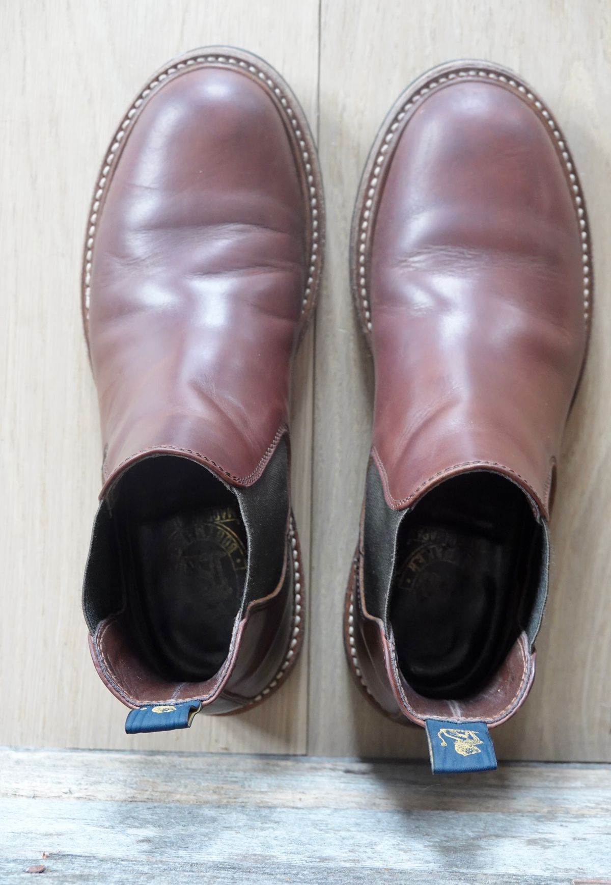 Photo by ELP on April 5, 2024 of the John Lofgren Chelsea Boots in Horween Timber Chromexcel.