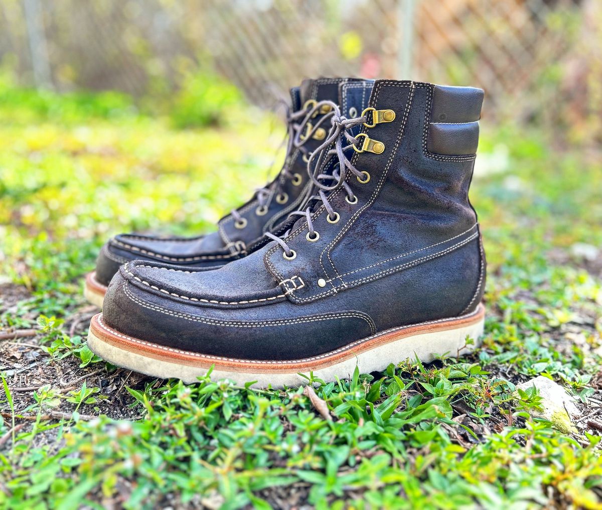 Photo by iTestBoots on November 20, 2023 of the Grant Stone Field Boot in C.F. Stead Earth Waxy Commander Suede.