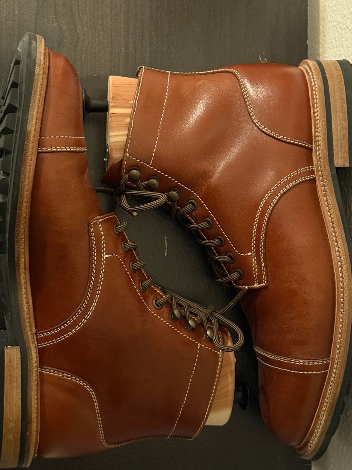 Photo by burrinboots on February 3, 2026 of the Parkhurst The Richmond in Maryam Bruciato TPR Horsebutt.