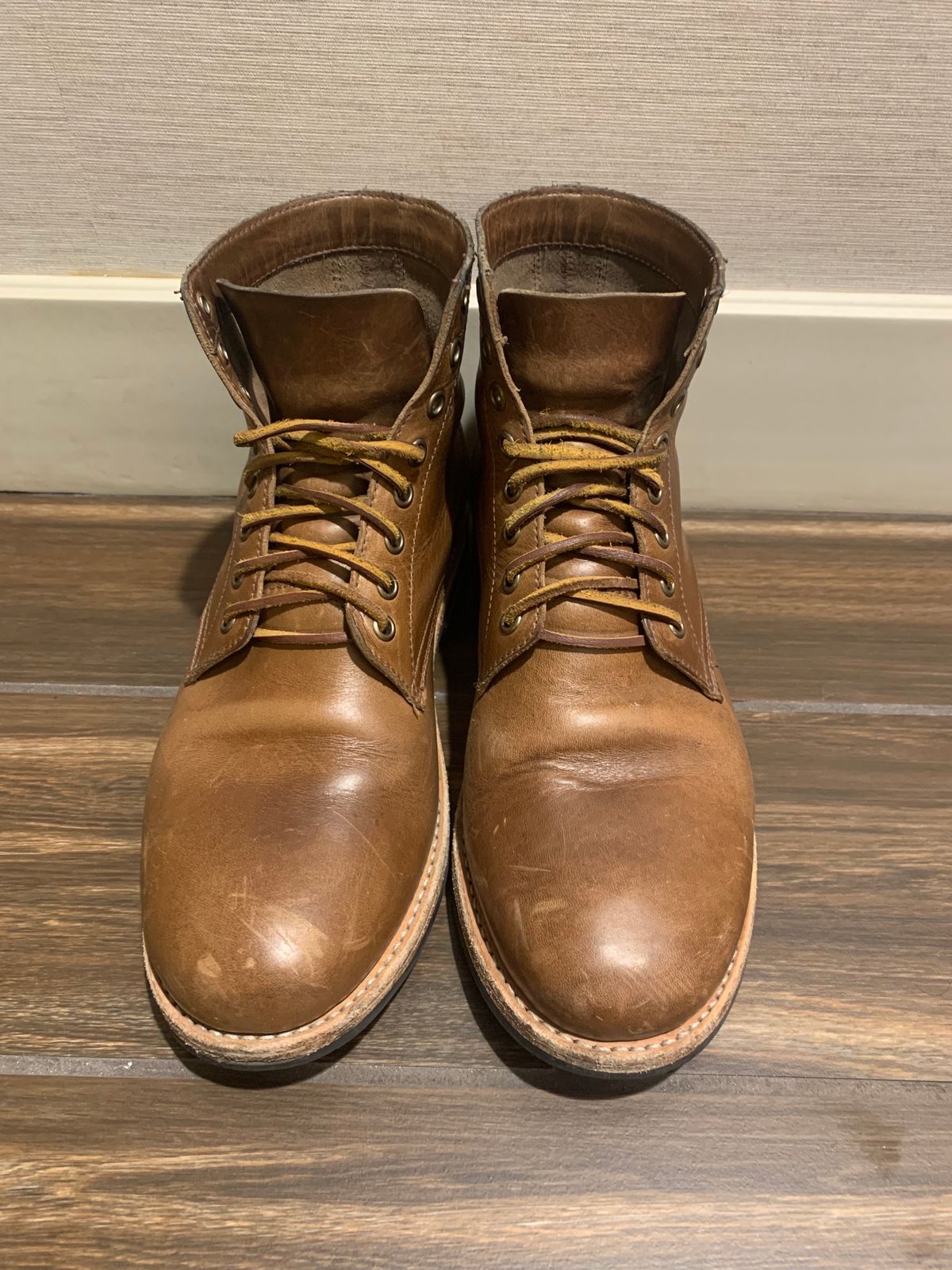 Photo by SharkBaitHooHaHA on December 6, 2023 of the Oak Street Bootmakers Trench Boot in Horween Natural Chromexcel.
