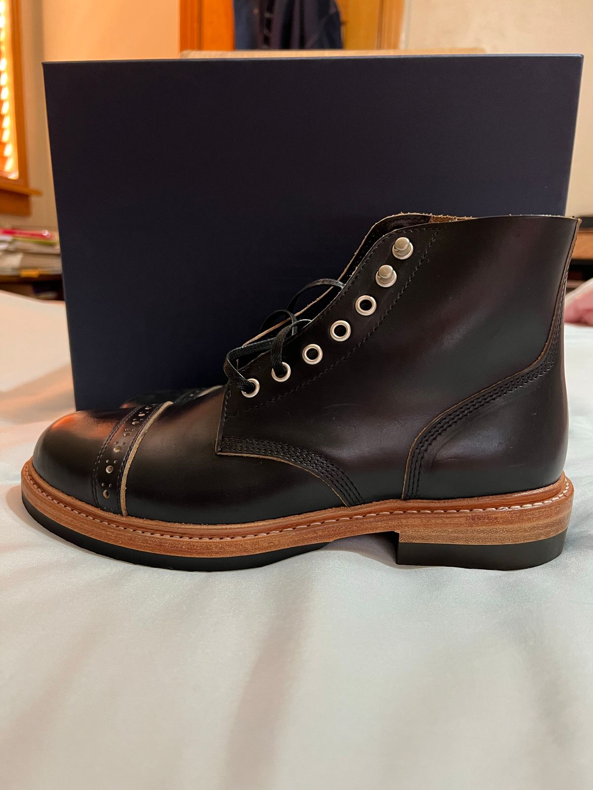 Photo by Ferachi on October 1, 2022 of the Oak Street Bootmakers Field Boot in Horween Black Chromexcel.