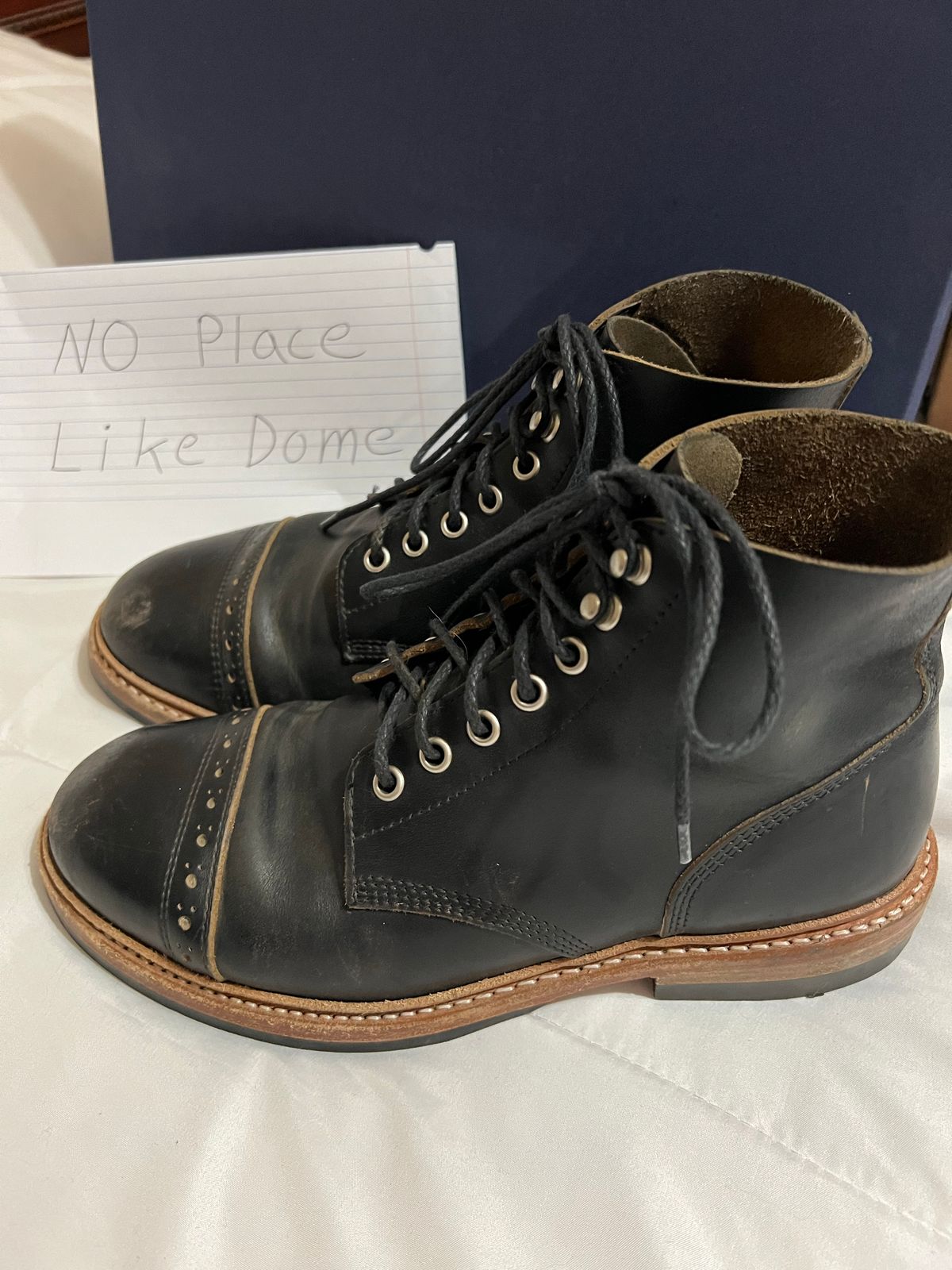 Photo by Ferachi on November 1, 2022 of the Oak Street Bootmakers Field Boot in Horween Black Chromexcel.