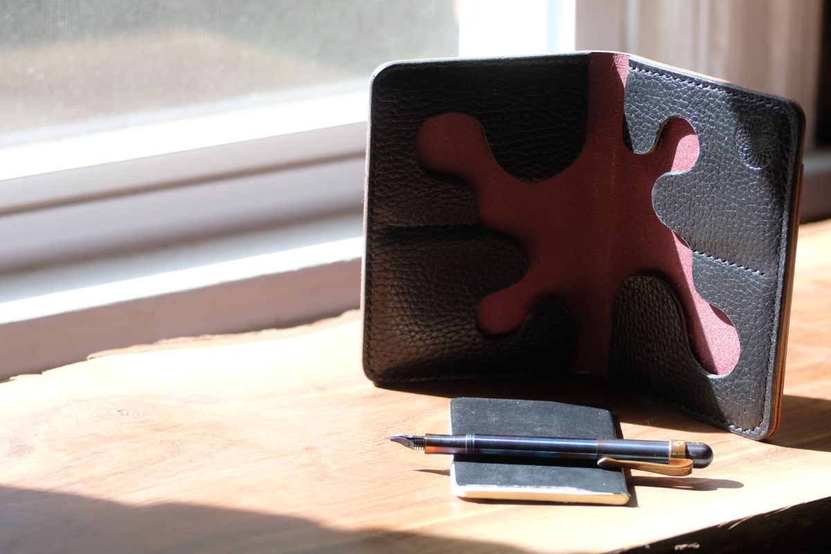 Photo by morosoleatherworks on October 5, 2025 of the Moroso Leatherworks Poet's Wallet in Wickett & Craig Burgundy Burnt Harness & Wickett & Craig Black Milled Traditional Harness.