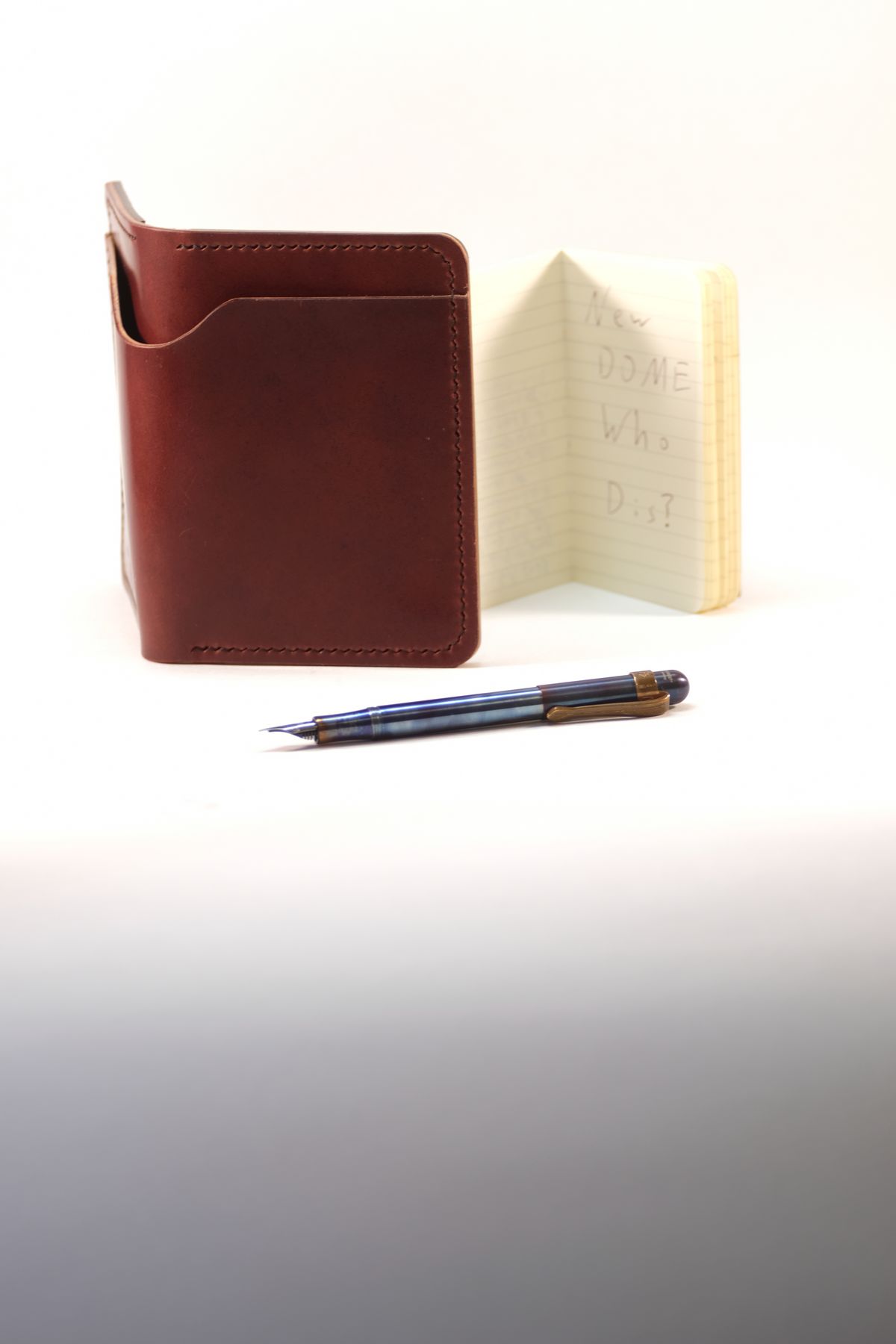 Photo by morosoleatherworks on October 1, 2025 of the Moroso Leatherworks Poet's Wallet in Wickett & Craig Burgundy Burnt Harness & Wickett & Craig Black Milled Traditional Harness.