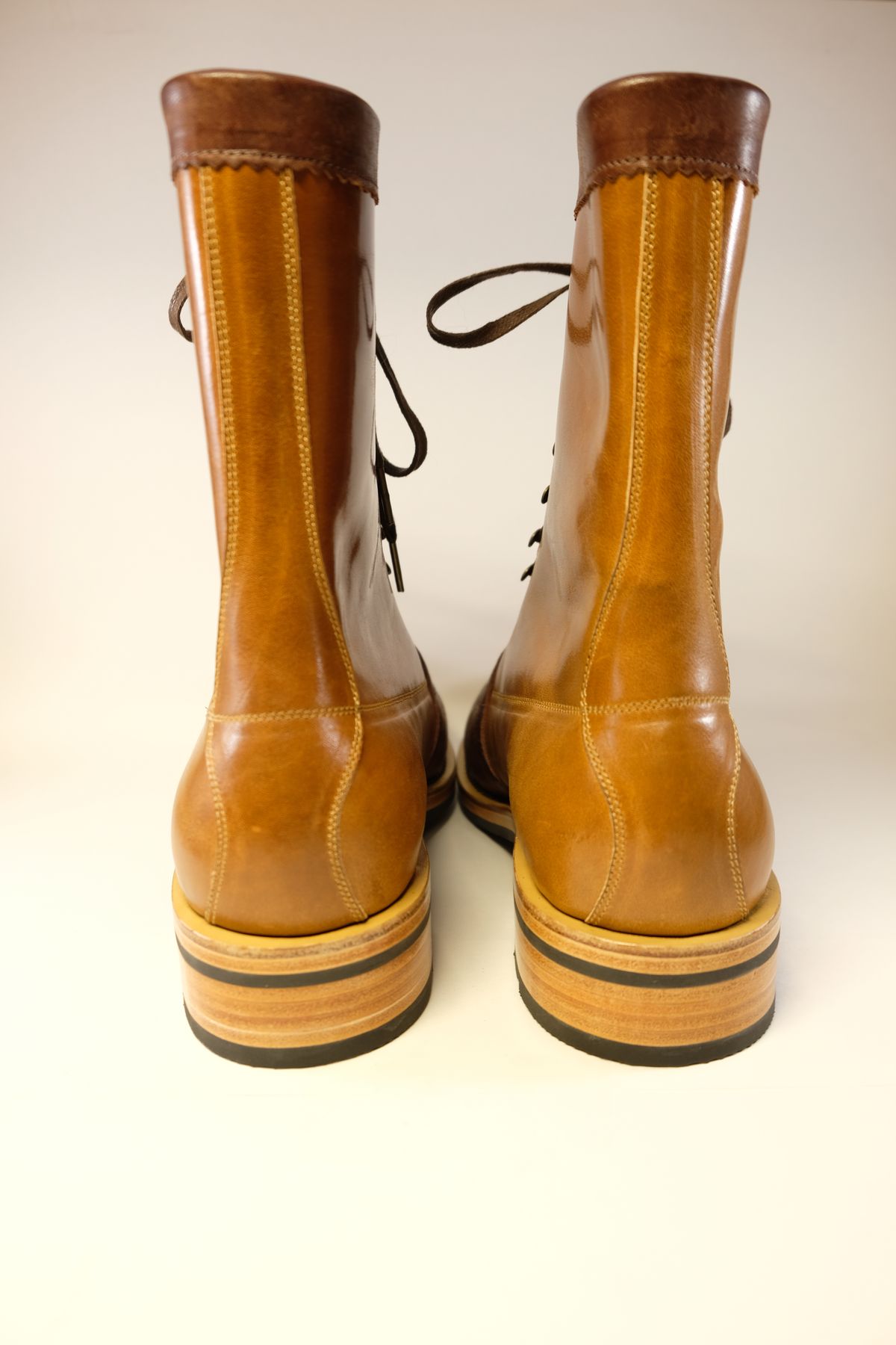 Photo by morosoleatherworks on October 5, 2023 of the Sagara Cordmaster in Conceria Cloe Superlux Horsebutt.