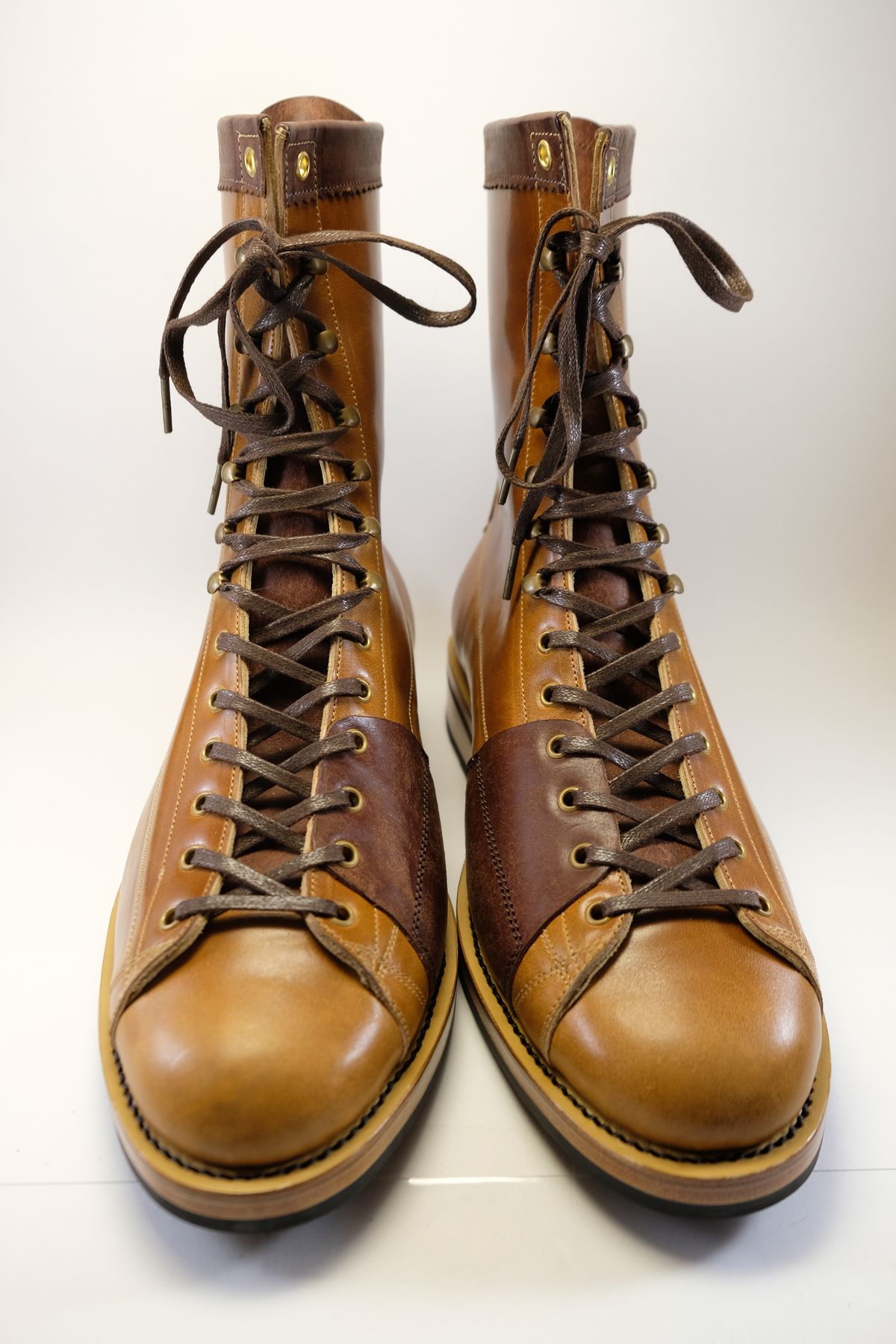 Photo by morosoleatherworks on October 5, 2023 of the Sagara Cordmaster in Conceria Cloe Superlux Horsebutt.