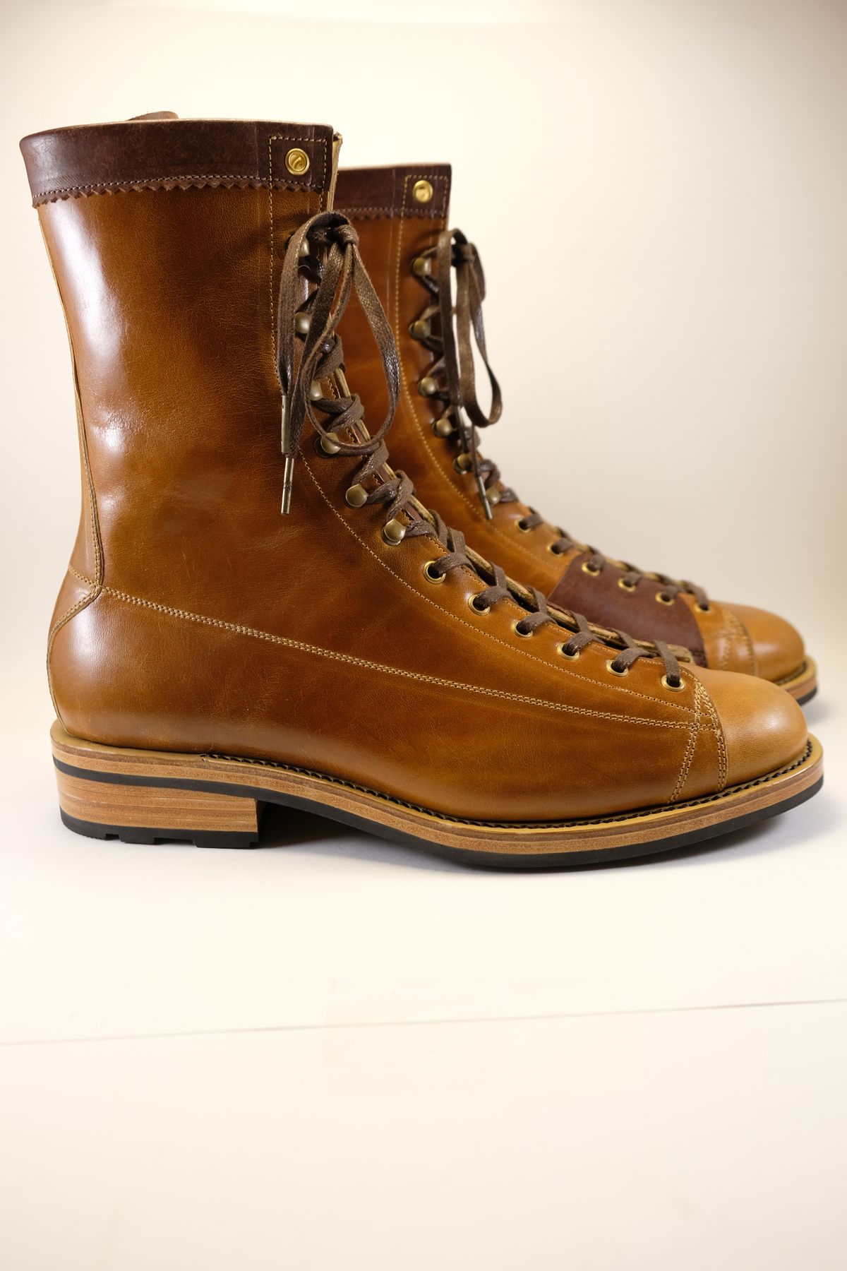 Photo by morosoleatherworks on October 5, 2023 of the Sagara Cordmaster in Conceria Cloe Superlux Horsebutt.