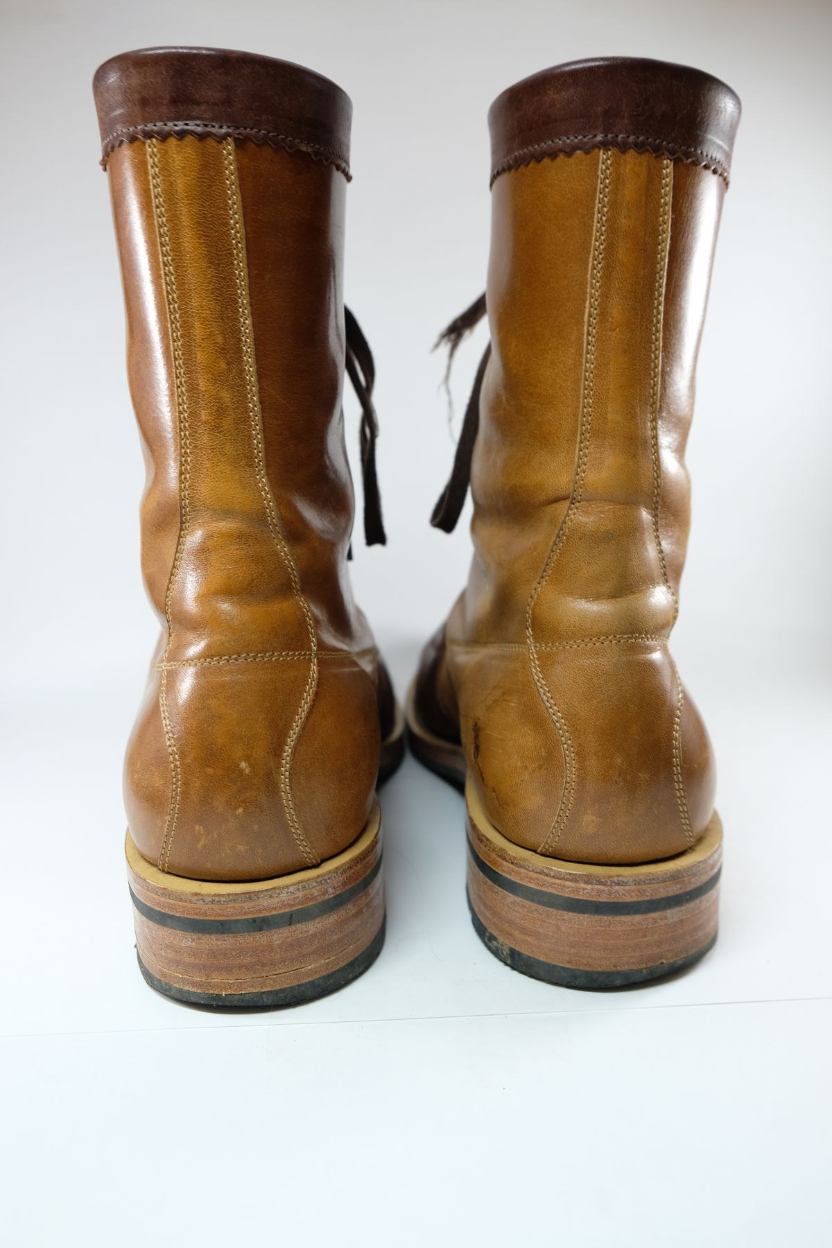 Photo by morosoleatherworks on November 2, 2023 of the Sagara Cordmaster in Conceria Cloe Superlux Horsebutt.
