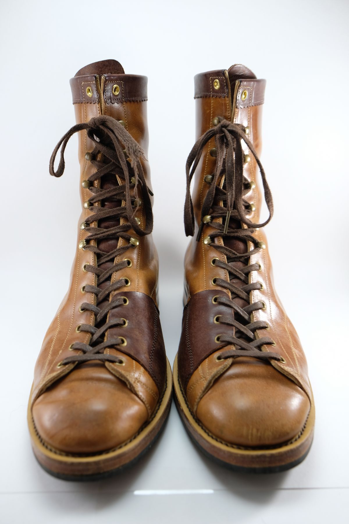 Photo by morosoleatherworks on November 2, 2023 of the Sagara Cordmaster in Conceria Cloe Superlux Horsebutt.