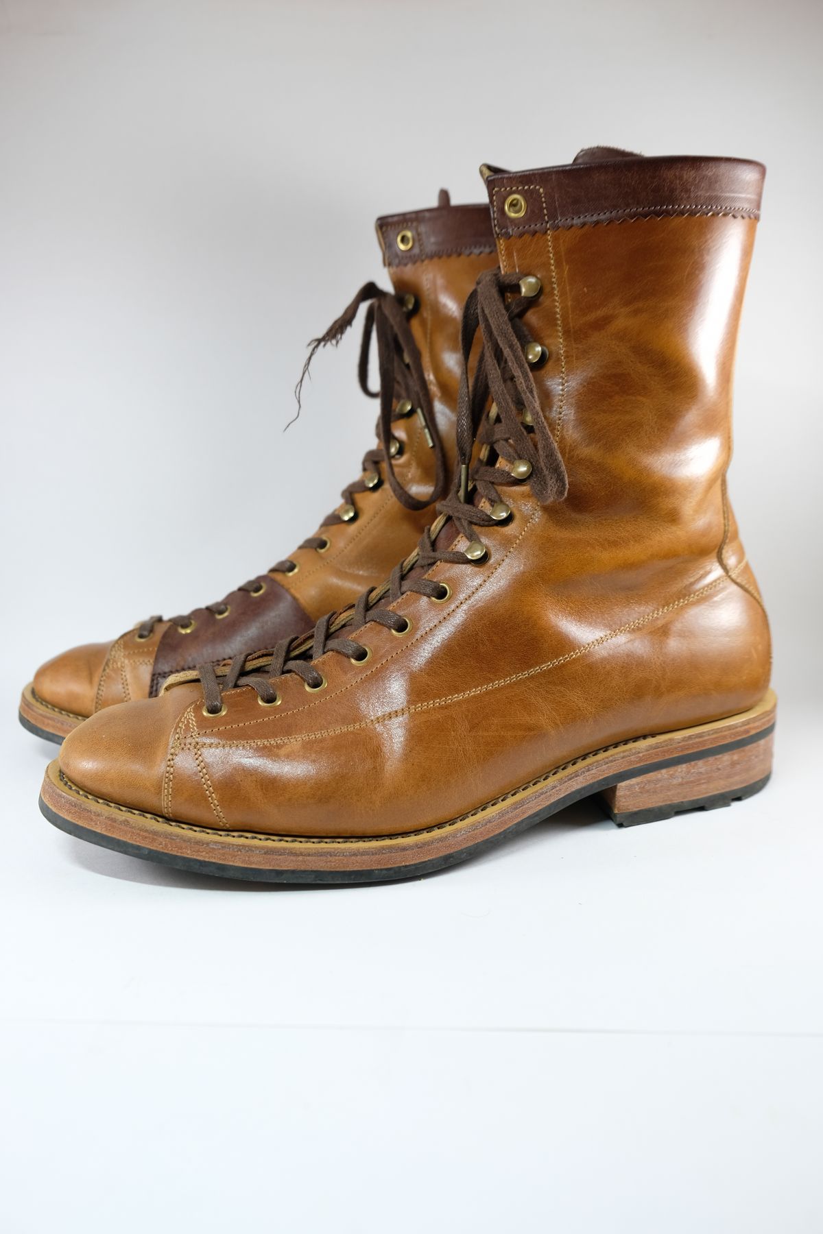 Photo by morosoleatherworks on November 2, 2023 of the Sagara Cordmaster in Conceria Cloe Superlux Horsebutt.