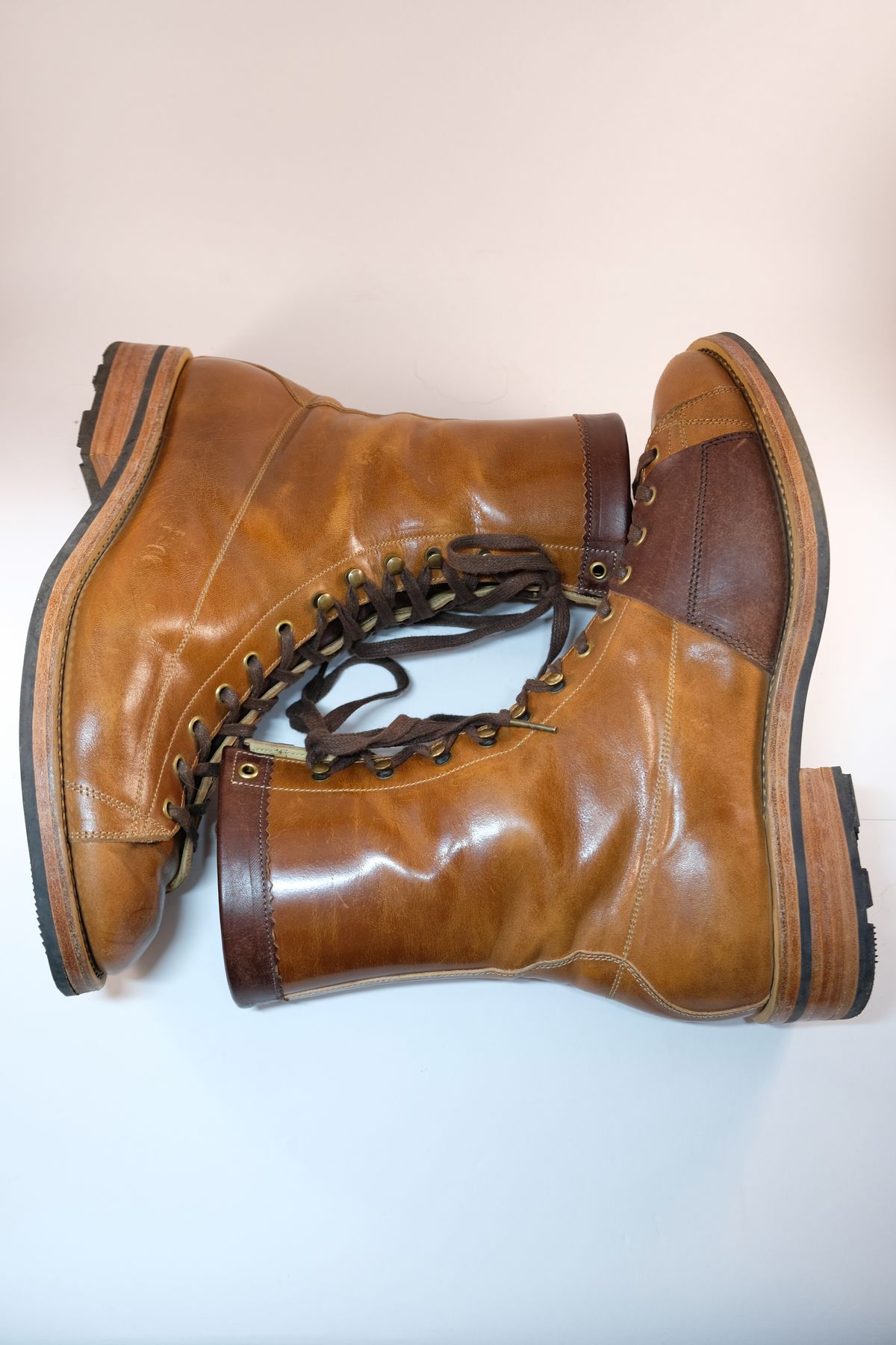 Photo by morosoleatherworks on November 2, 2023 of the Sagara Cordmaster in Conceria Cloe Superlux Horsebutt.