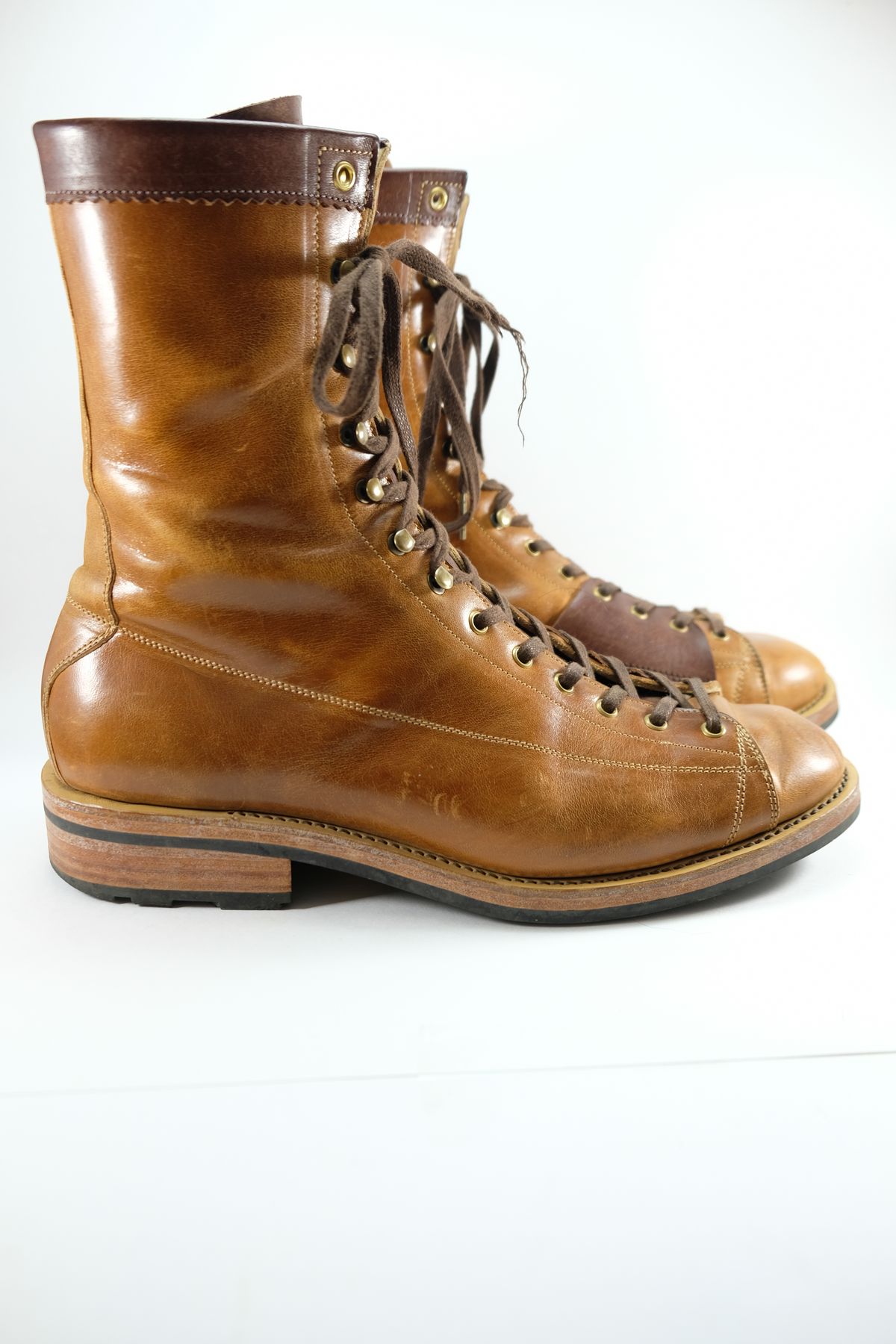 Photo by morosoleatherworks on November 2, 2023 of the Sagara Cordmaster in Conceria Cloe Superlux Horsebutt.