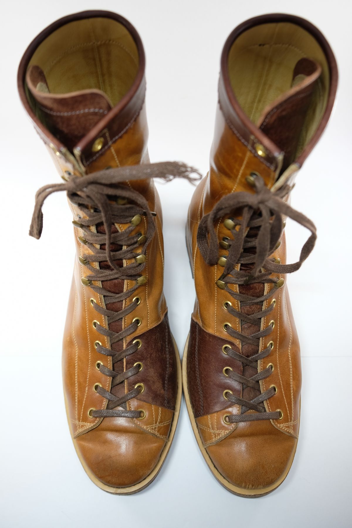 Photo by morosoleatherworks on November 2, 2023 of the Sagara Cordmaster in Conceria Cloe Superlux Horsebutt.