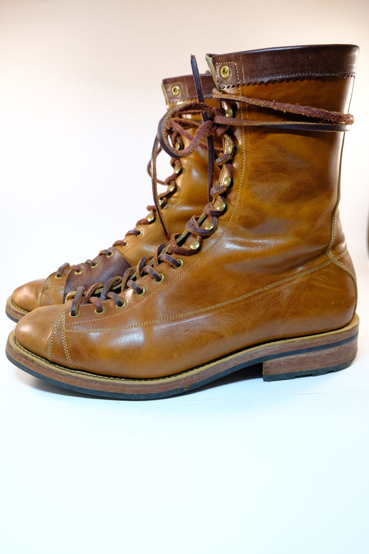 Photo by morosoleatherworks on February 4, 2024 of the Sagara Cordmaster in Conceria Cloe Superlux Horsebutt.