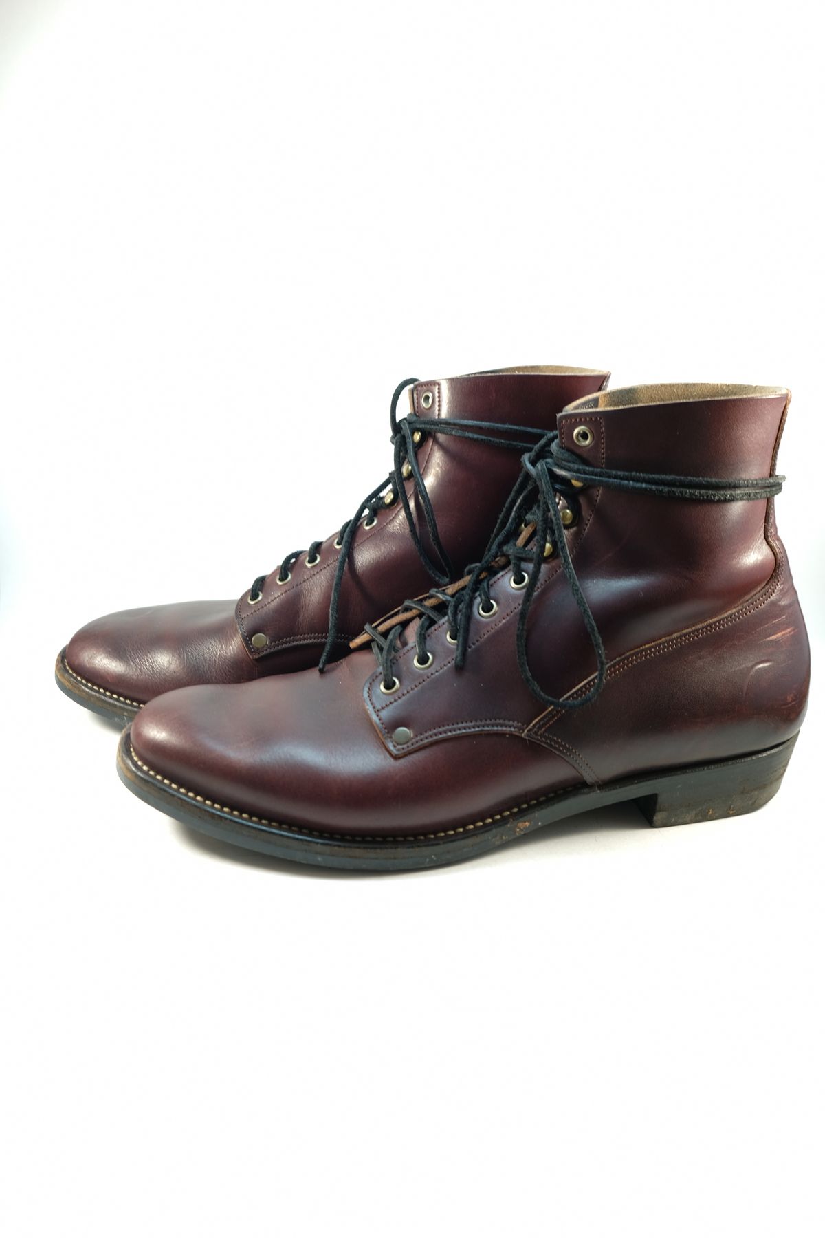 Photo by morosoleatherworks on December 31, 2025 of the NF Bootmaker Fritz Boot in Wickett & Craig Burgundy Burnt Harness.