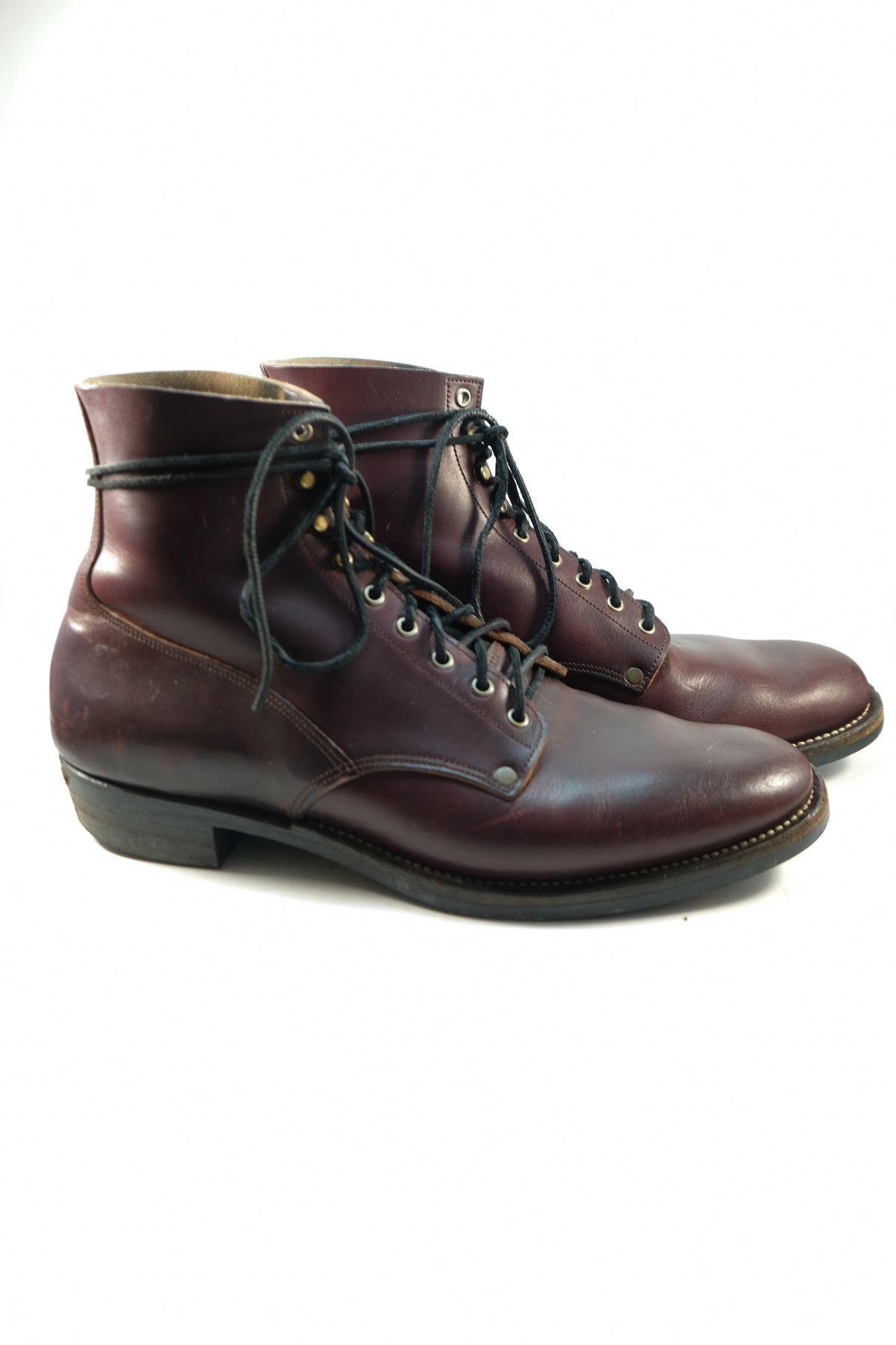 Photo by morosoleatherworks on December 31, 2025 of the NF Bootmaker Fritz Boot in Wickett & Craig Burgundy Burnt Harness.