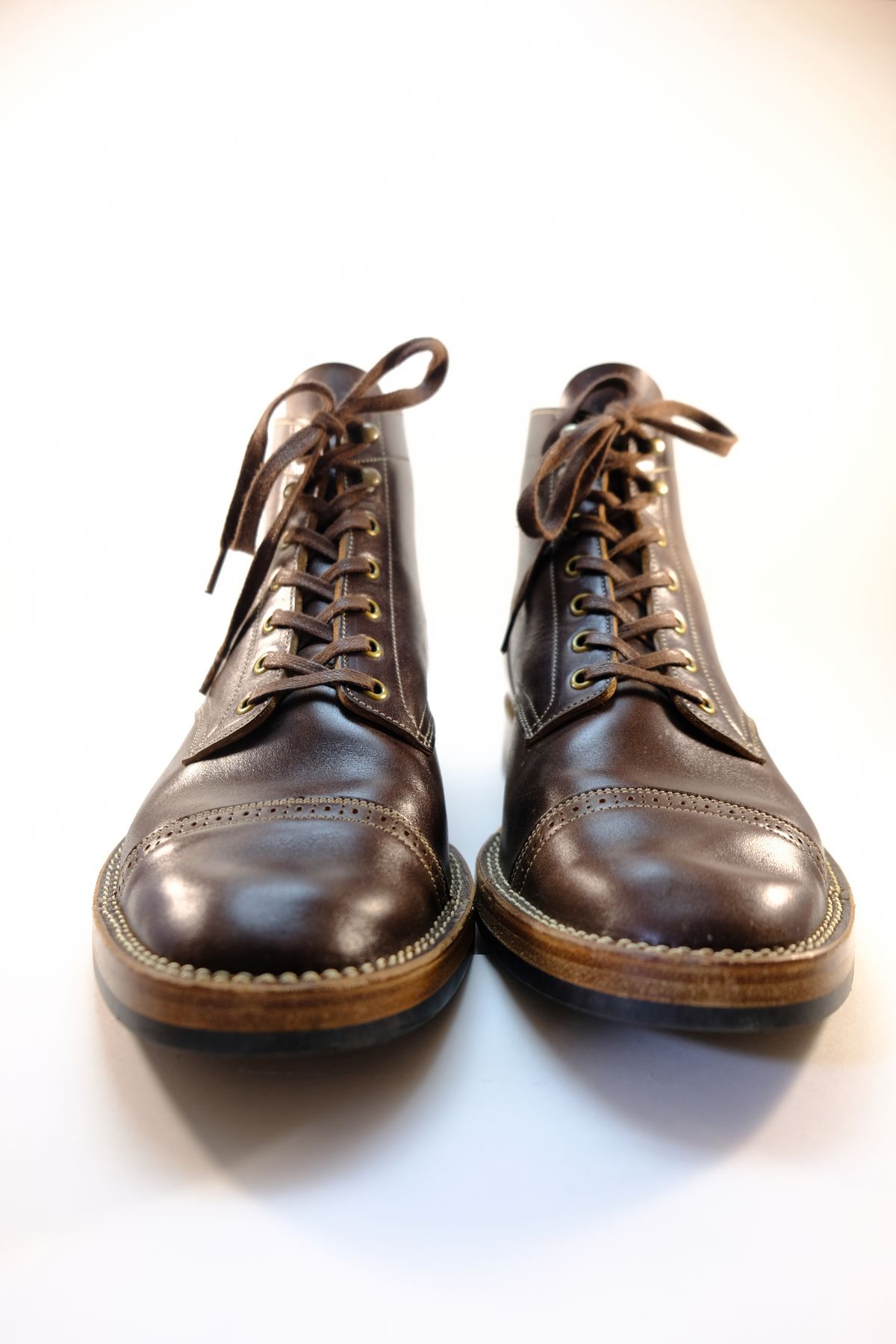 Photo by morosoleatherworks on November 5, 2024 of the Onderhoud SVC03 Service Boot in Maryam T. Moro Horsebutt.
