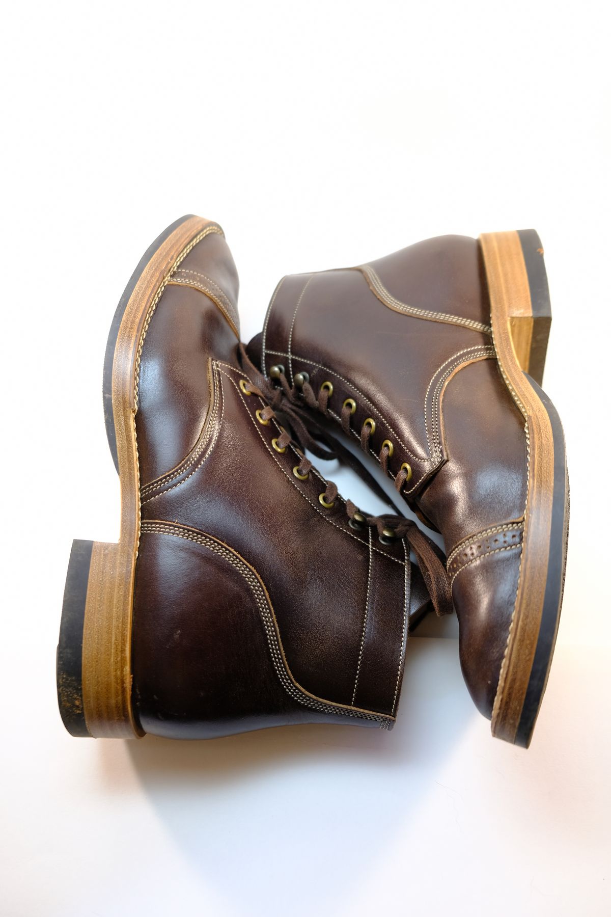 Photo by morosoleatherworks on November 5, 2024 of the Onderhoud SVC03 Service Boot in Maryam T. Moro Horsebutt.