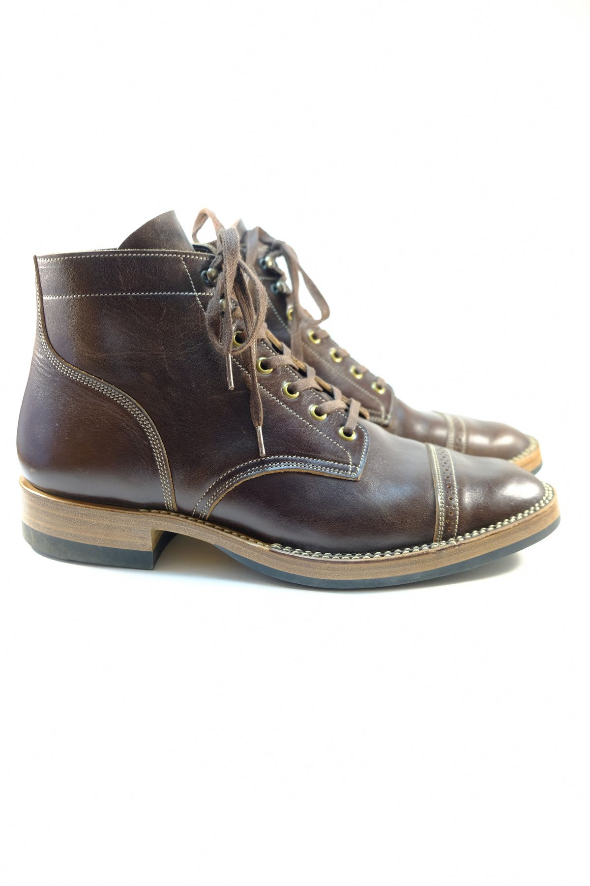 Photo by morosoleatherworks on November 5, 2024 of the Onderhoud SVC03 Service Boot in Maryam T. Moro Horsebutt.