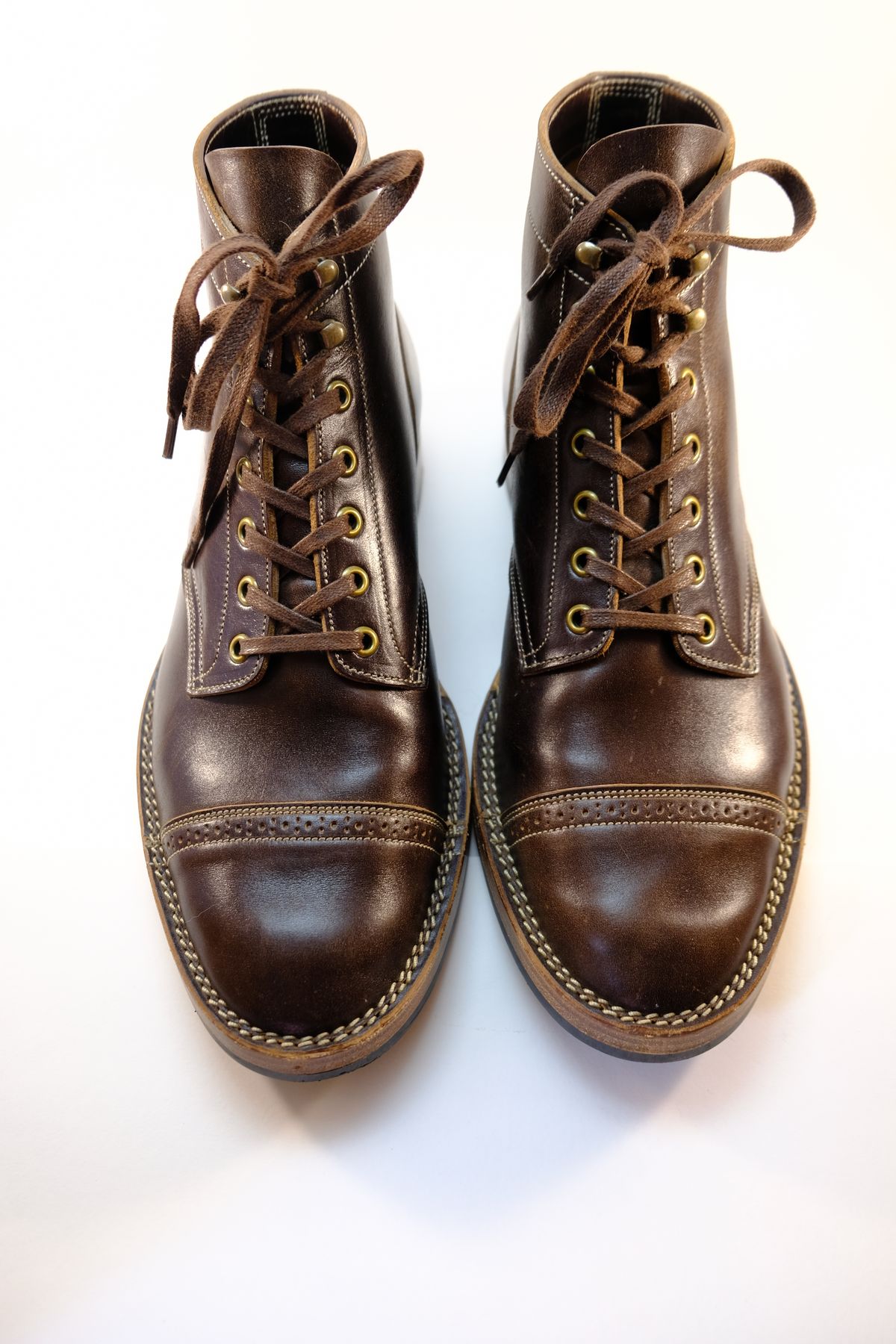 Photo by morosoleatherworks on November 5, 2024 of the Onderhoud SVC03 Service Boot in Maryam T. Moro Horsebutt.