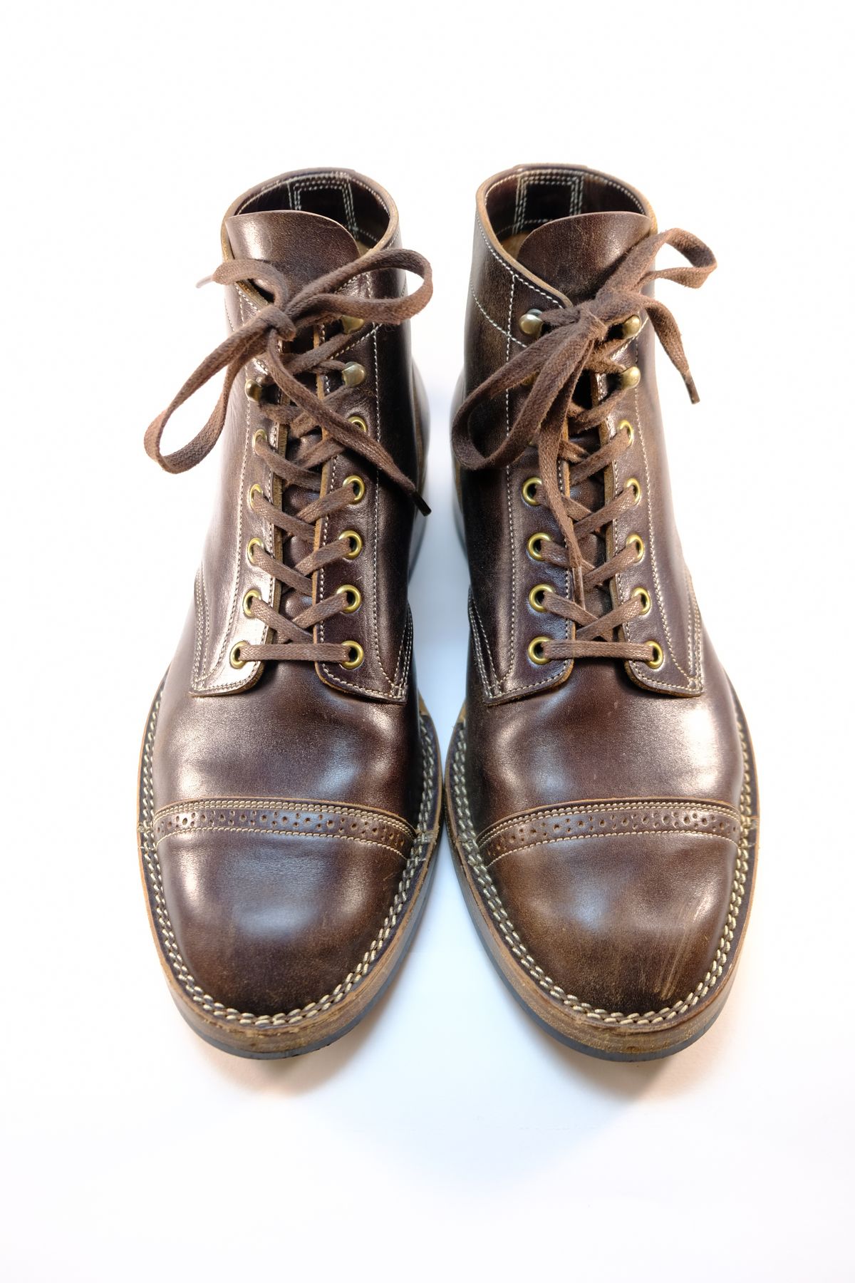 Photo by morosoleatherworks on December 5, 2024 of the Onderhoud SVC03 Service Boot in Maryam T. Moro Horsebutt.