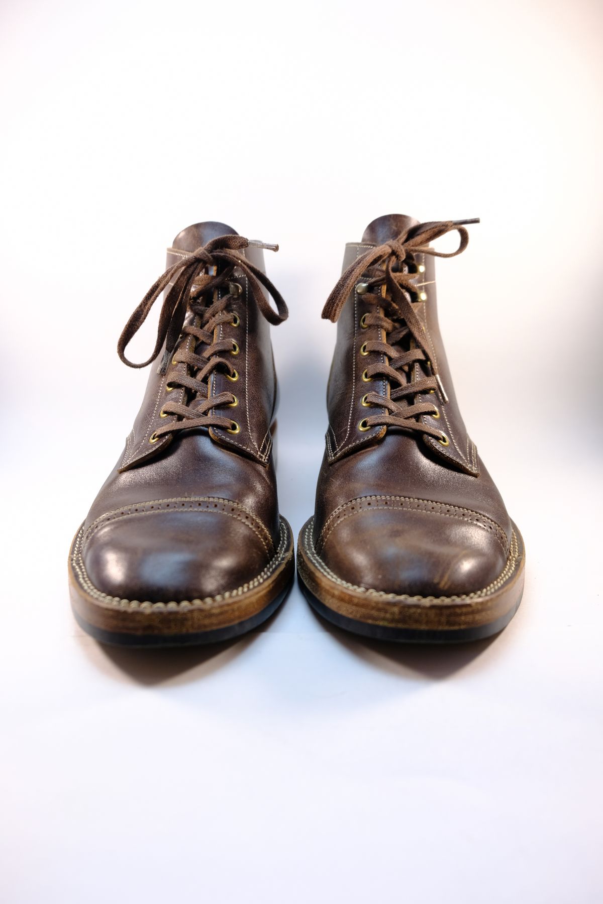 Photo by morosoleatherworks on January 5, 2025 of the Onderhoud SVC03 Service Boot in Maryam T. Moro Horsebutt.