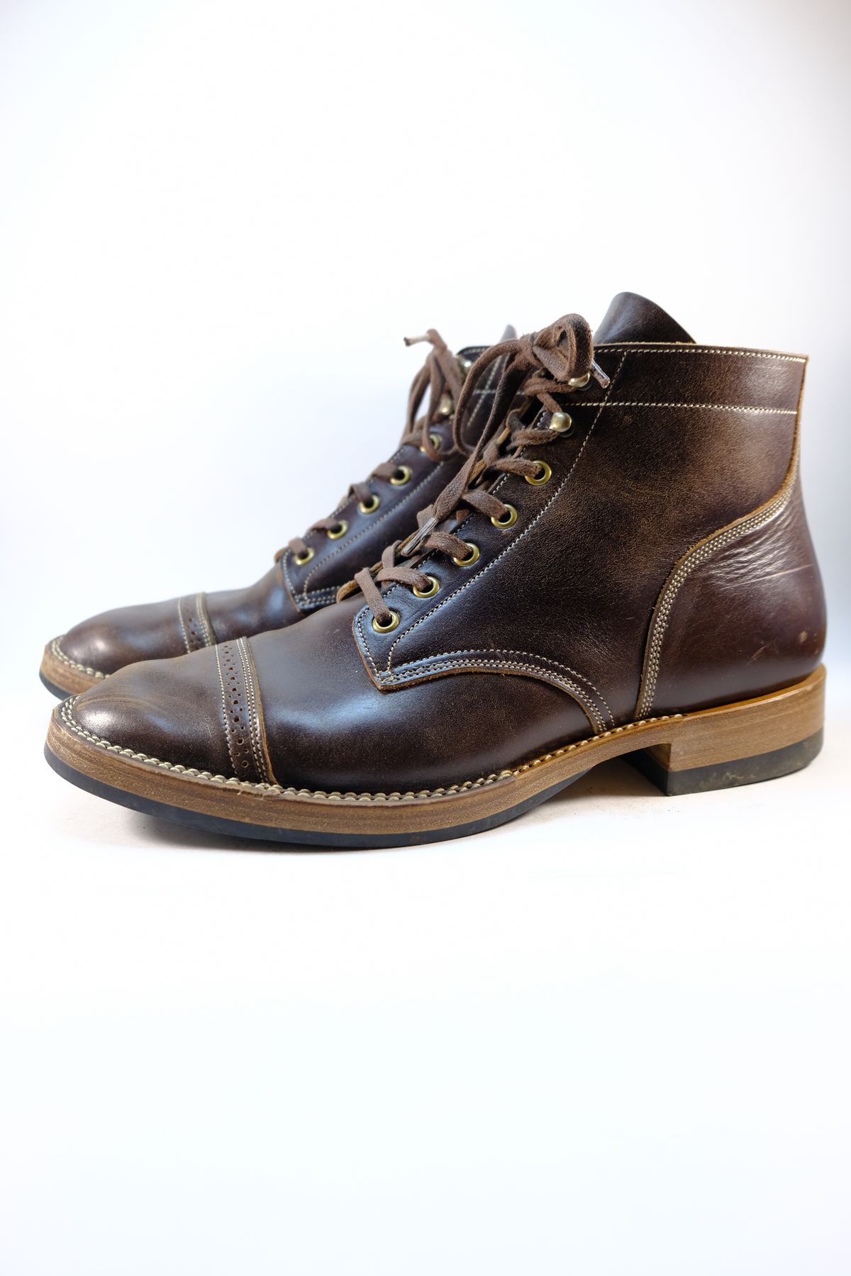 Photo by morosoleatherworks on January 5, 2025 of the Onderhoud SVC03 Service Boot in Maryam T. Moro Horsebutt.