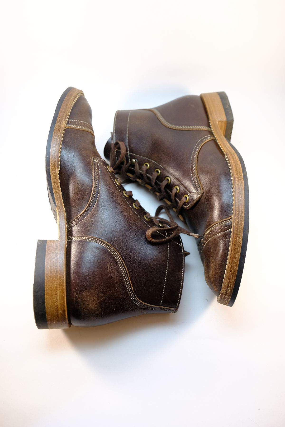 Photo by morosoleatherworks on January 5, 2025 of the Onderhoud SVC03 Service Boot in Maryam T. Moro Horsebutt.