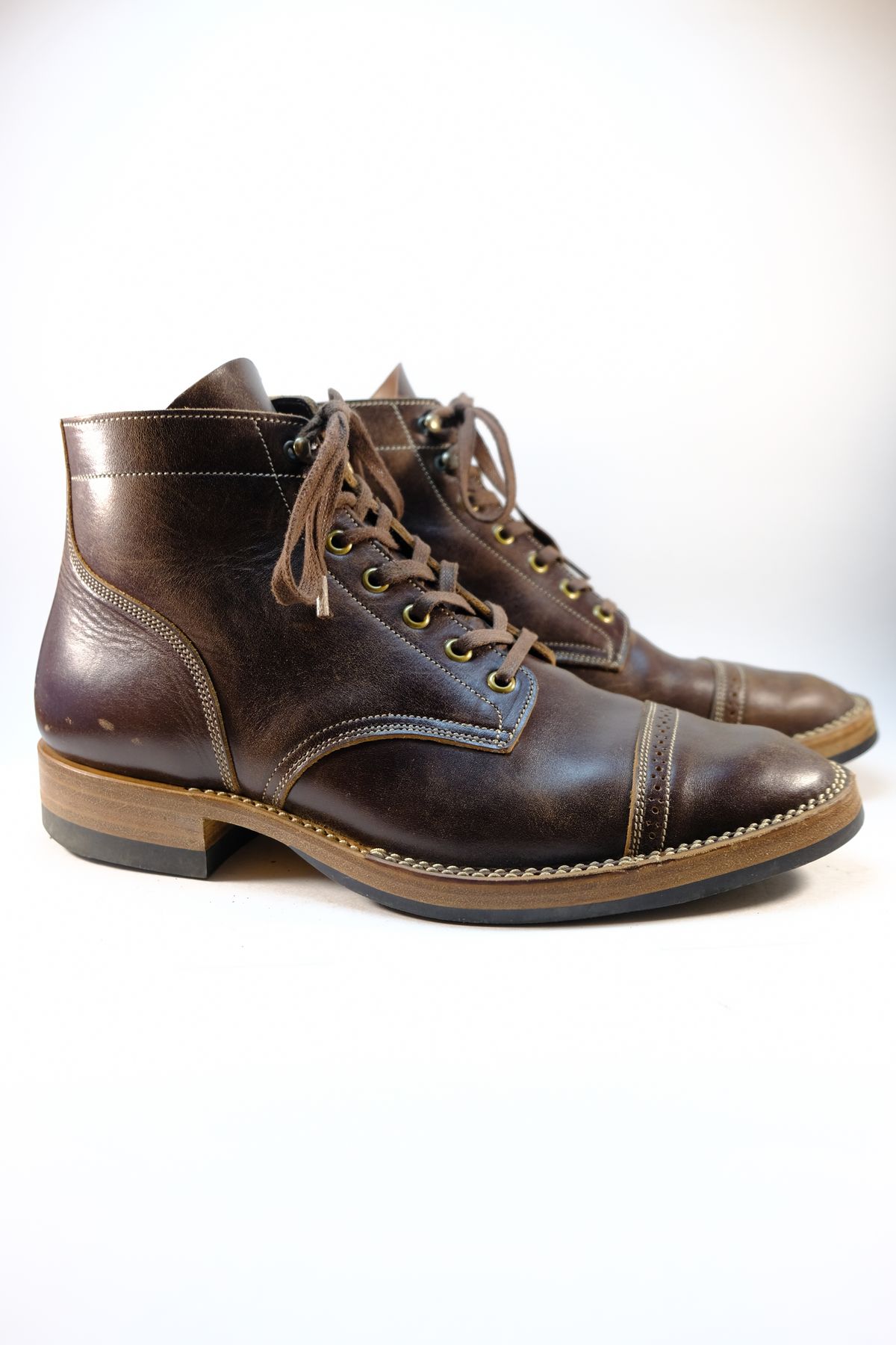 Photo by morosoleatherworks on January 5, 2025 of the Onderhoud SVC03 Service Boot in Maryam T. Moro Horsebutt.