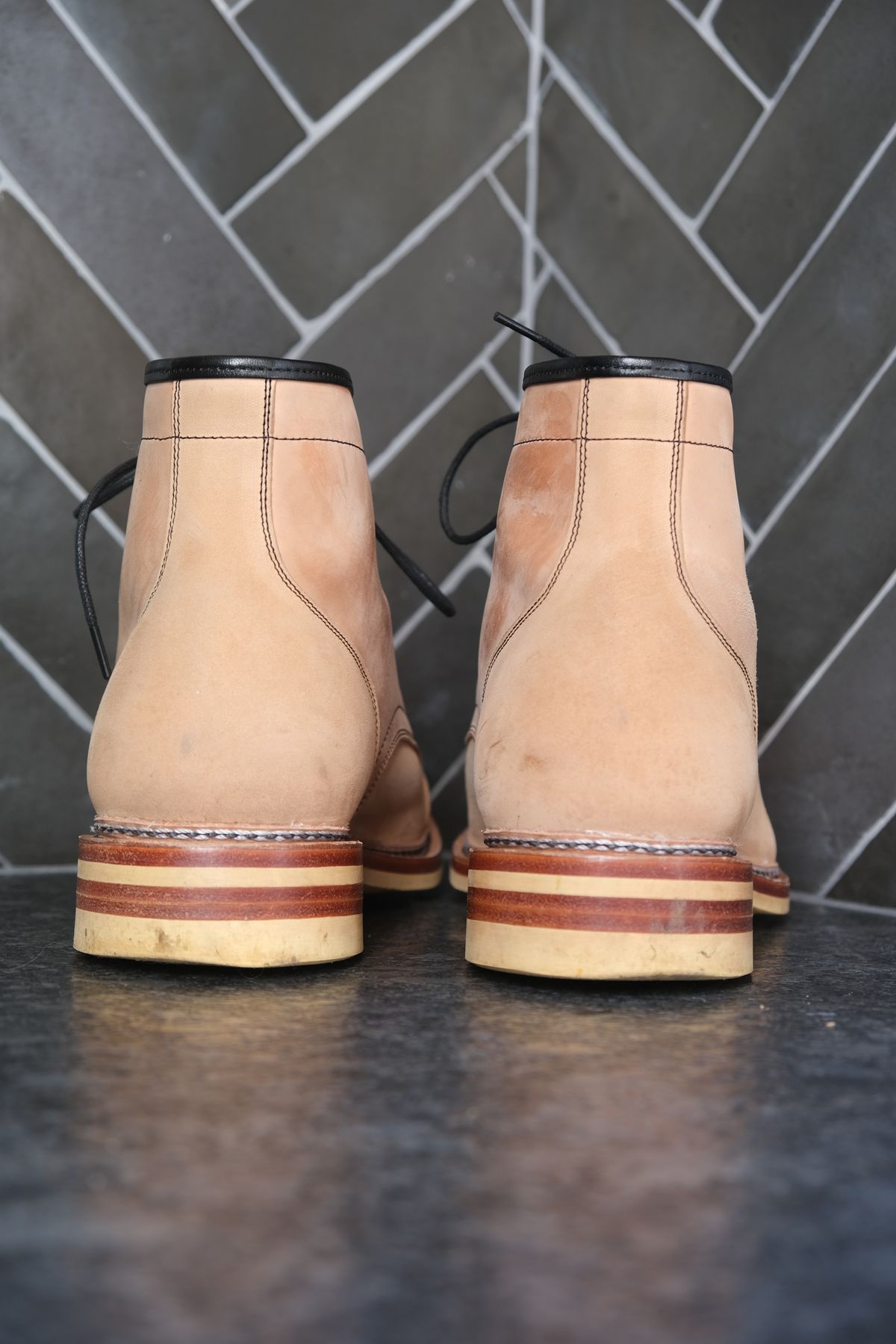 Photo by morosoleatherworks on December 4, 2022 of the Tahura Captoelari in Conceria Cloe Crust Shell Cordovan.