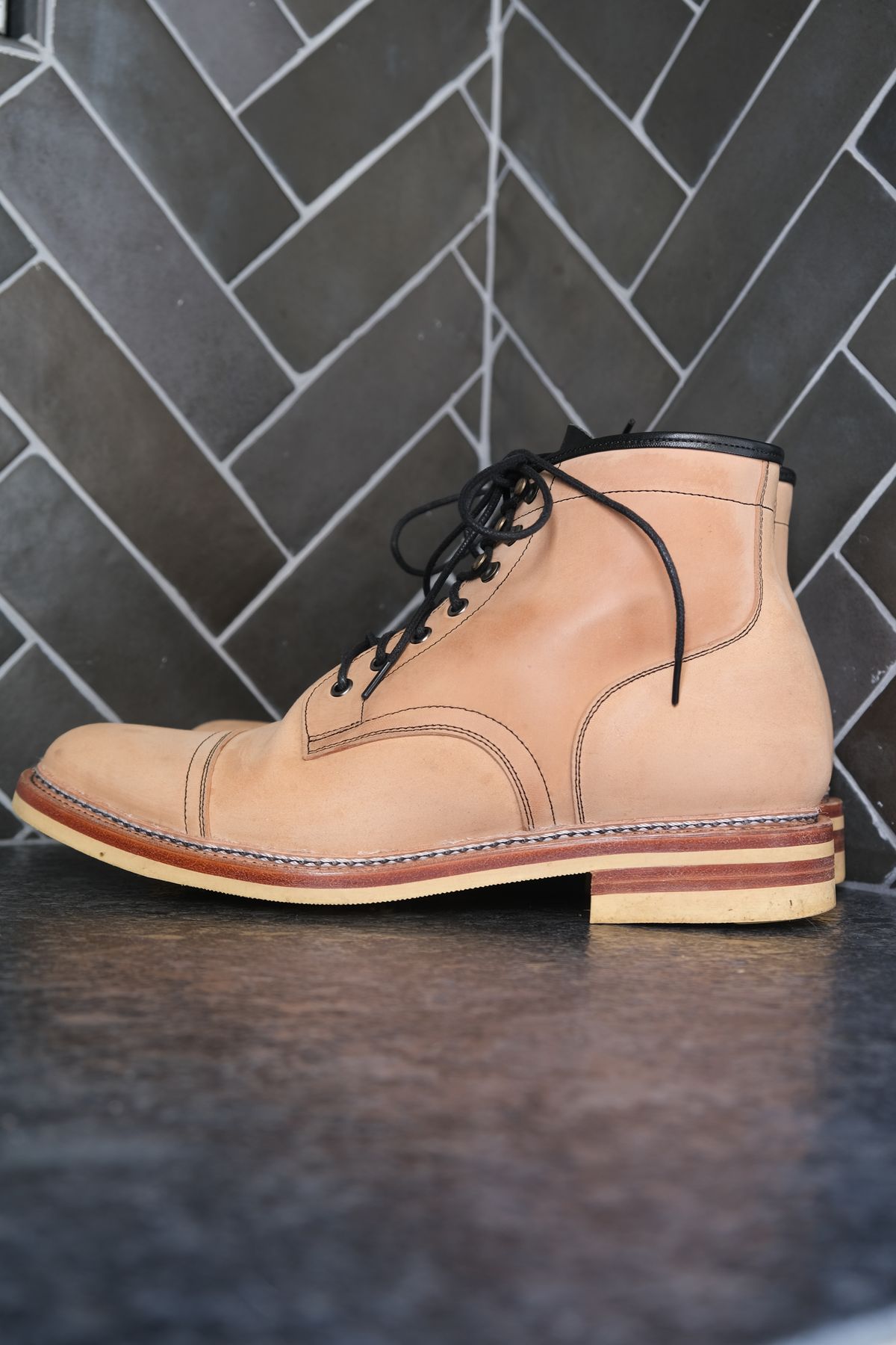 Photo by morosoleatherworks on December 4, 2022 of the Tahura Captoelari in Conceria Cloe Crust Shell Cordovan.