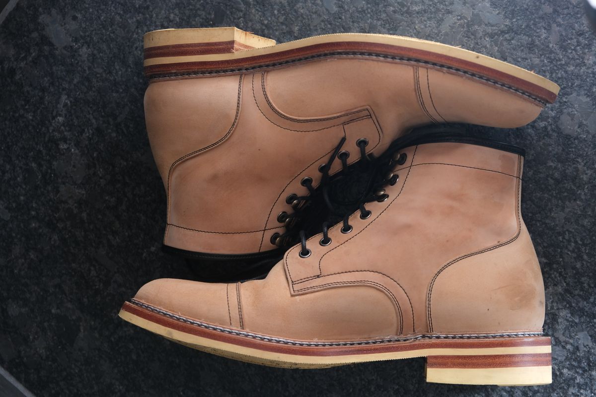 Photo by morosoleatherworks on December 4, 2022 of the Tahura Captoelari in Conceria Cloe Crust Shell Cordovan.