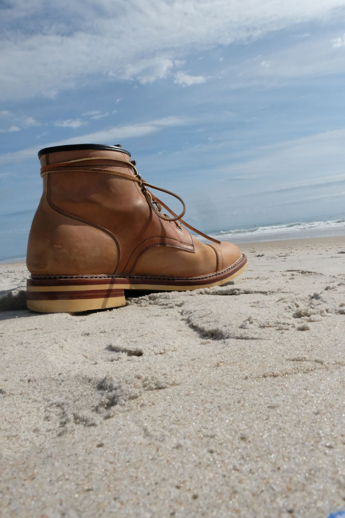 Photo by morosoleatherworks on March 3, 2023 of the Tahura Captoelari in Conceria Cloe Crust Shell Cordovan.