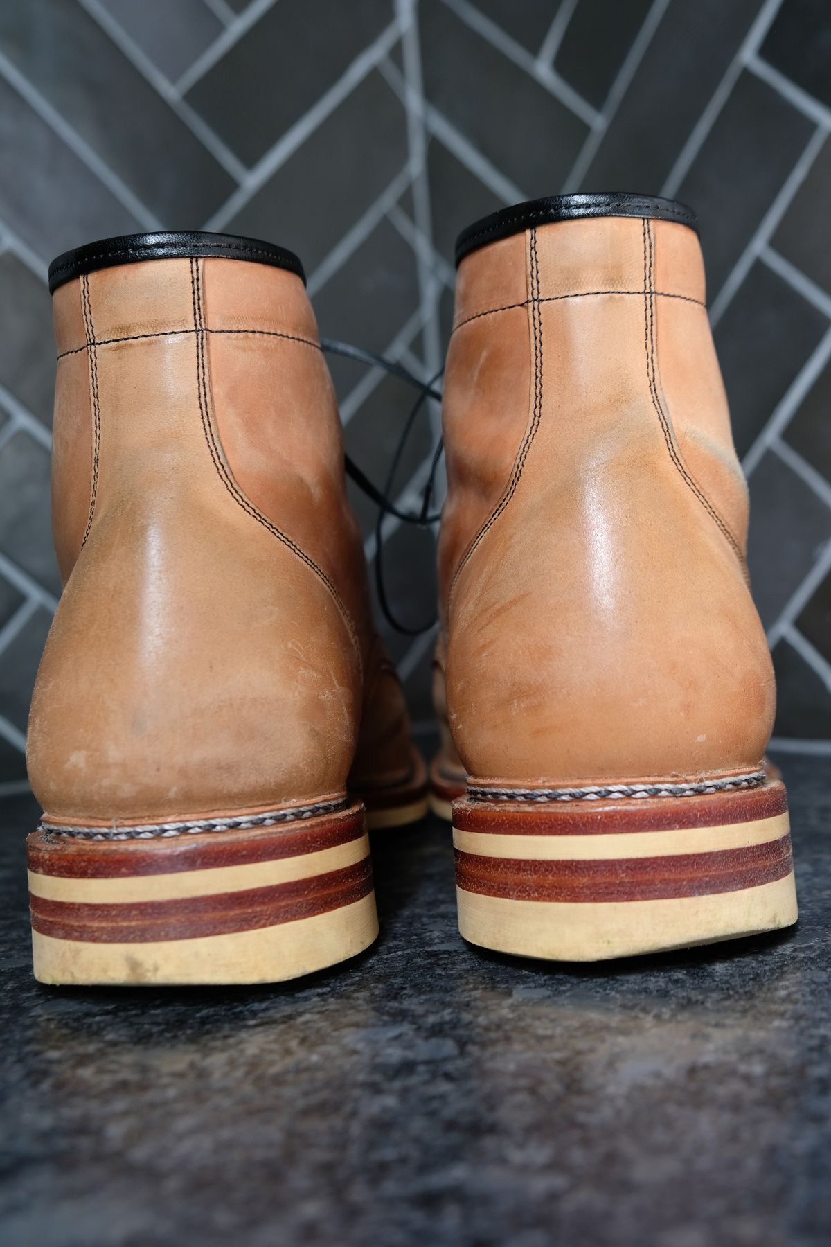 Photo by morosoleatherworks on March 3, 2023 of the Tahura Captoelari in Conceria Cloe Crust Shell Cordovan.