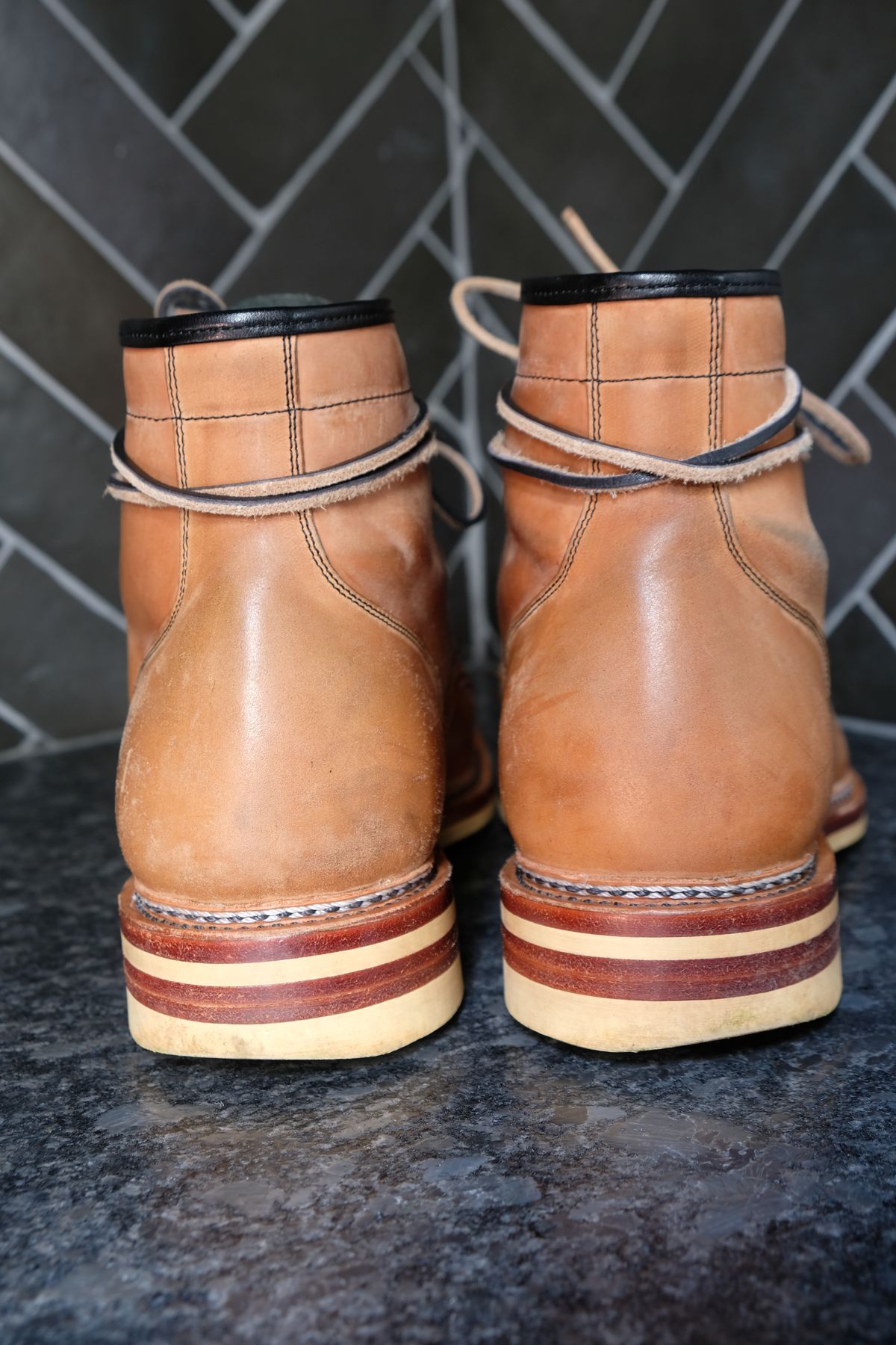 Photo by morosoleatherworks on April 4, 2023 of the Tahura Captoelari in Conceria Cloe Crust Shell Cordovan.
