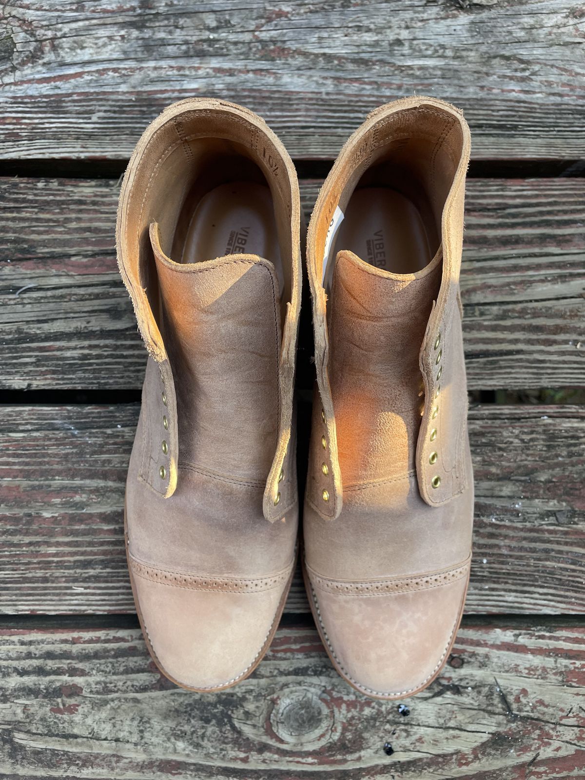 Photo by shaking.boots on September 30, 2021 of the Viberg Service Boot BCT in Unknown Material.