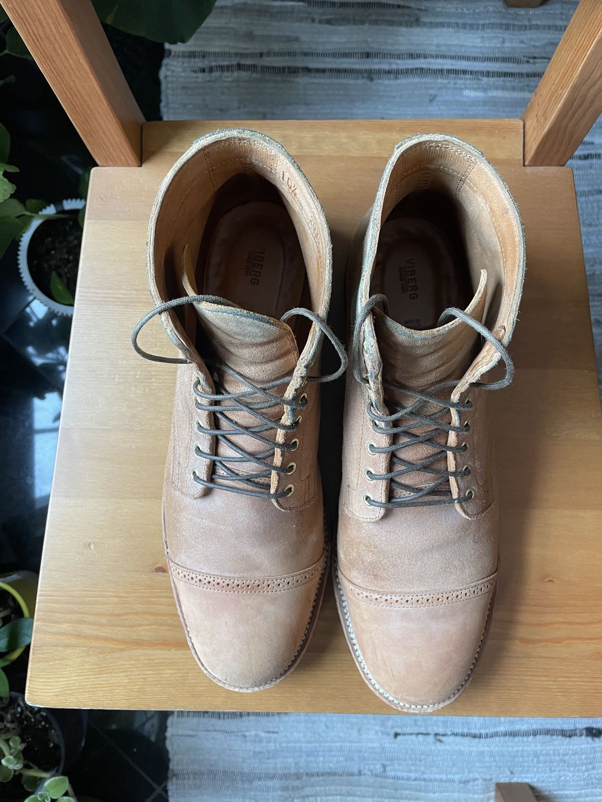 Photo by shaking.boots on January 5, 2022 of the Viberg Service Boot BCT in Unknown Material.