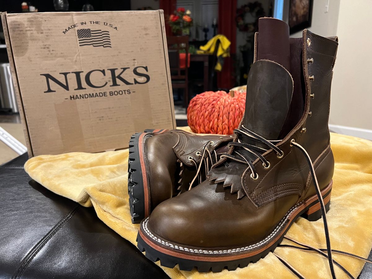 Photo by thechadthebootguy on October 2, 2022 of the Nicks Overlander in Horween Olive Chromexcel.