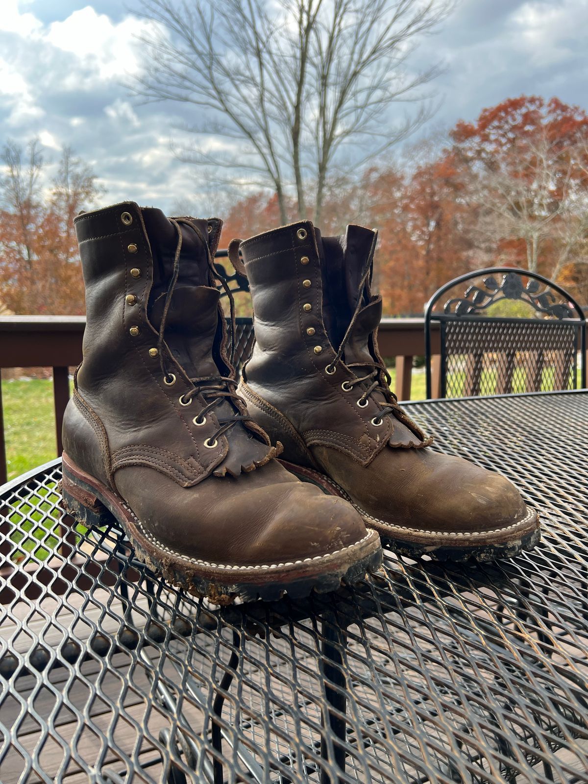 Photo by thechadthebootguy on October 30, 2022 of the Nicks Overlander in Horween Olive Chromexcel.